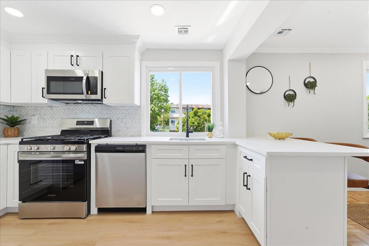 2 LAUREL CT - Photo 3