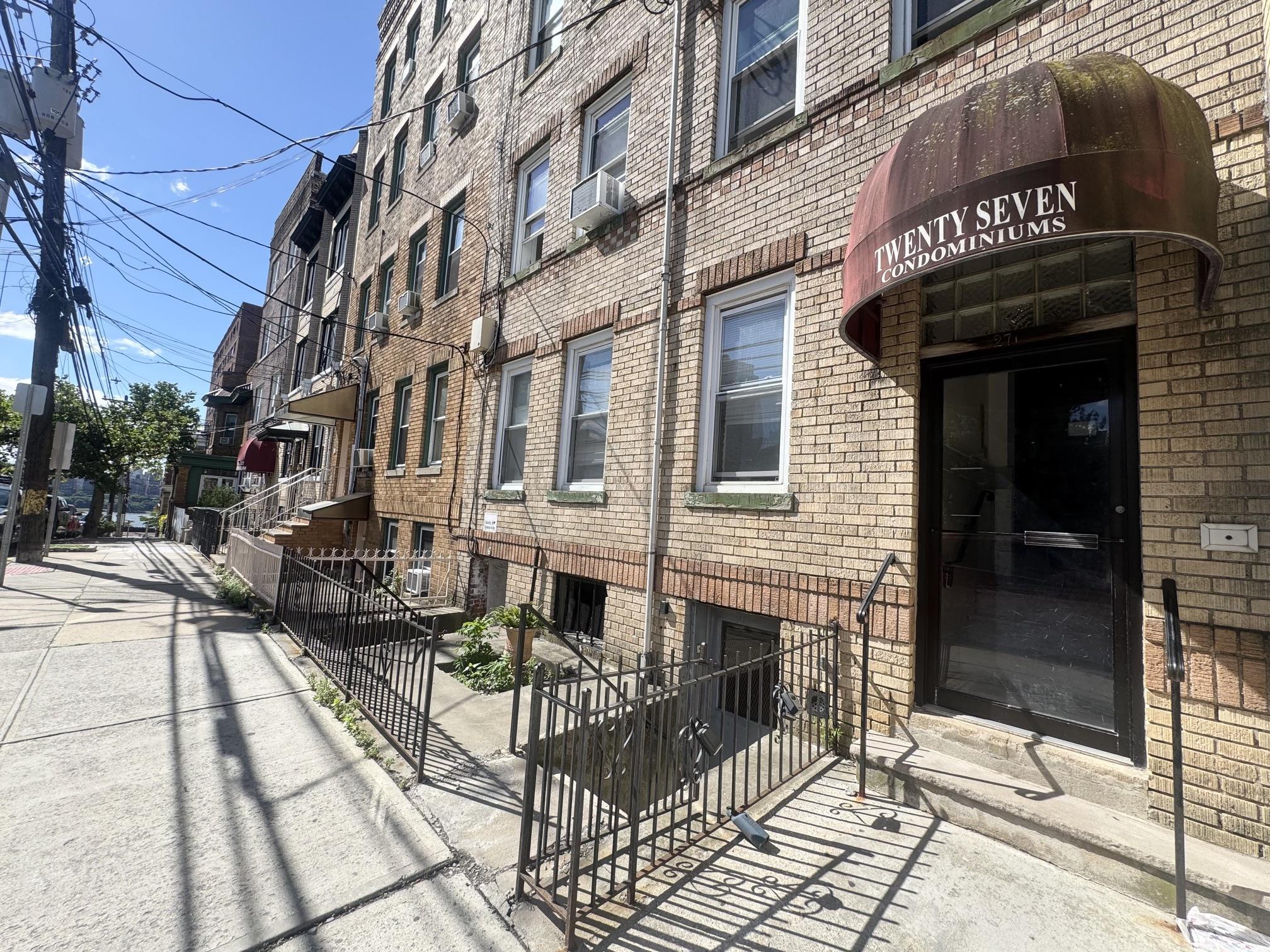 27 66TH ST #8