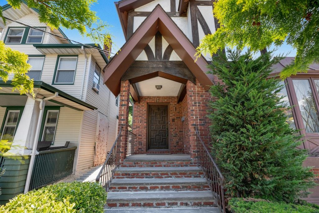 46 AVENUE B - Photo 3