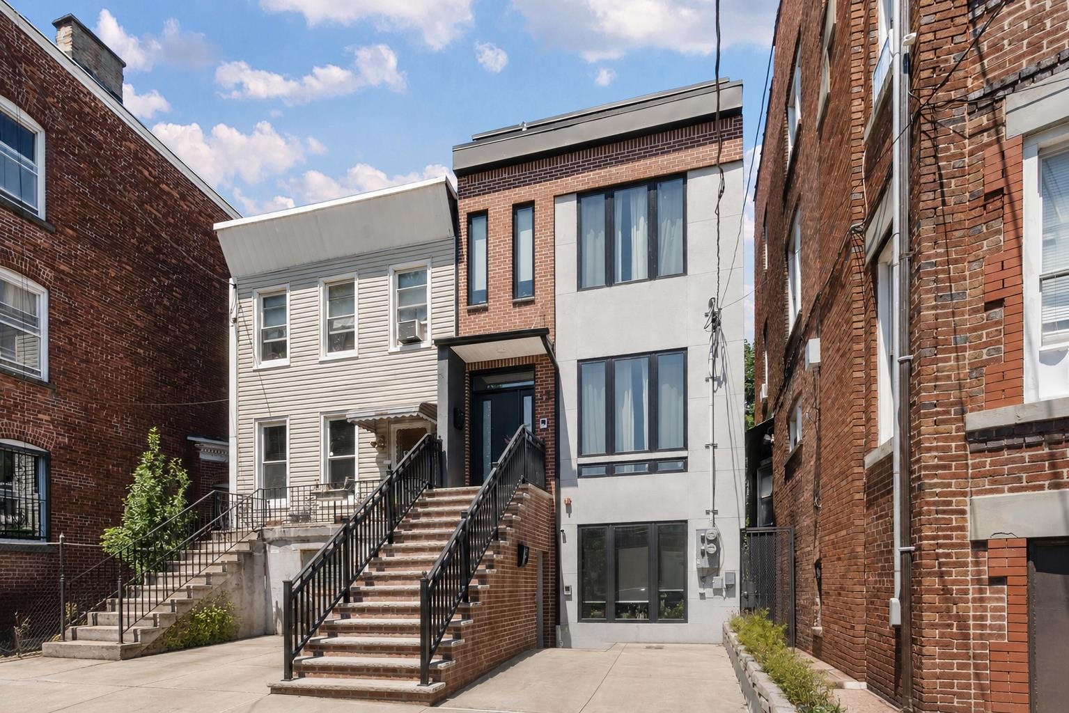 13 BRITTON ST - Photo 2
