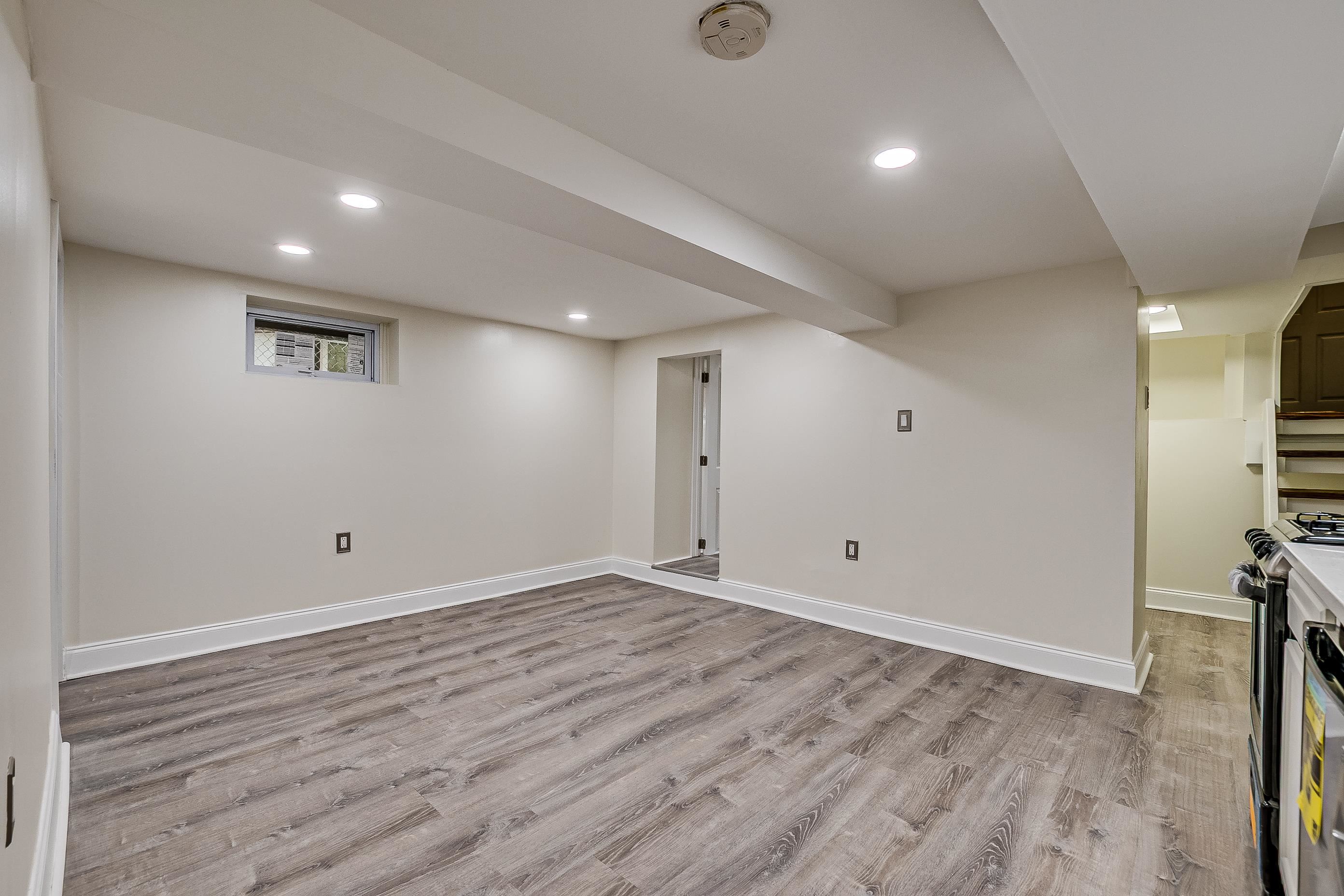 602 AVENUE E - Photo 2