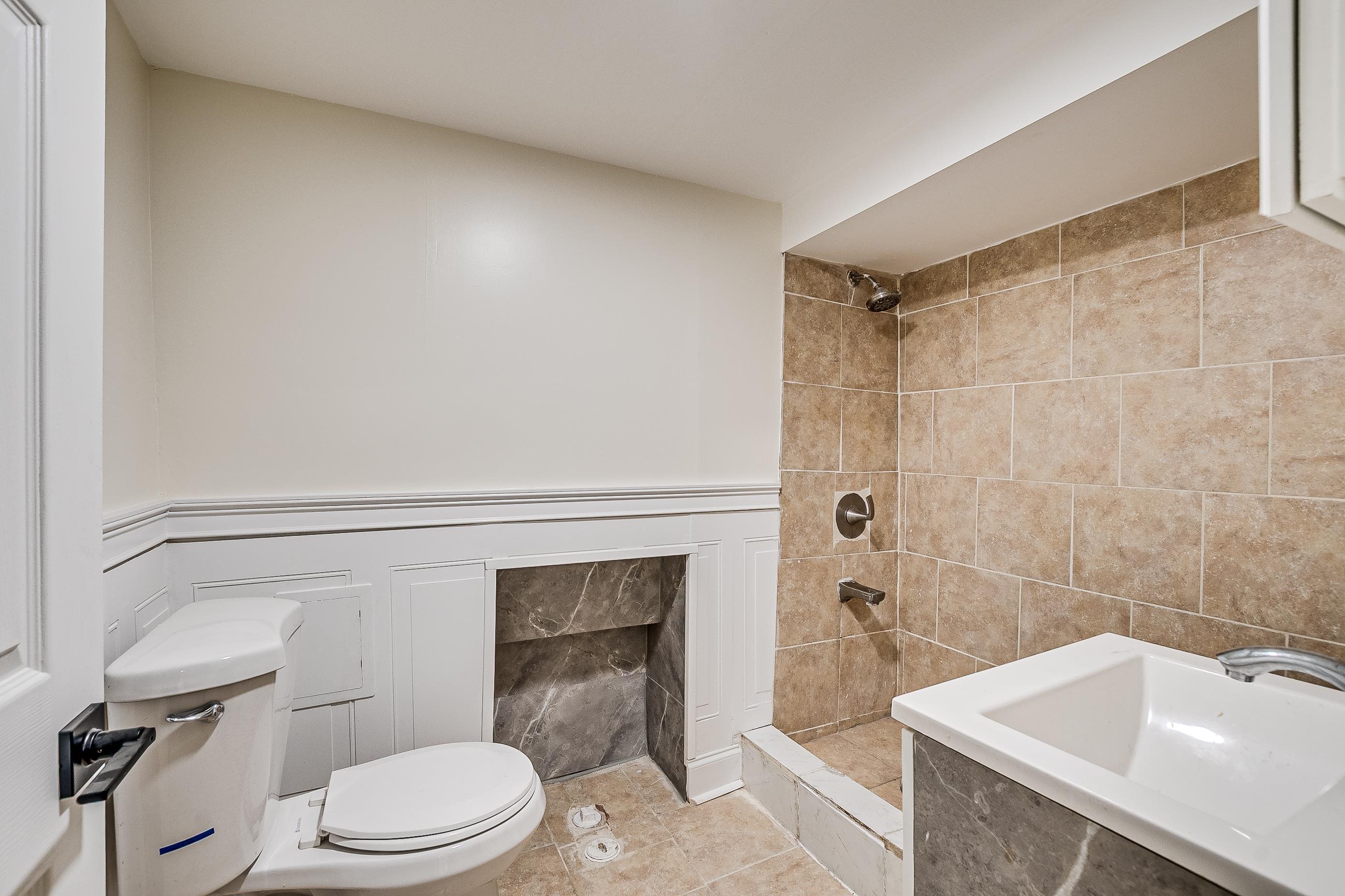 602 AVENUE E - Photo 5
