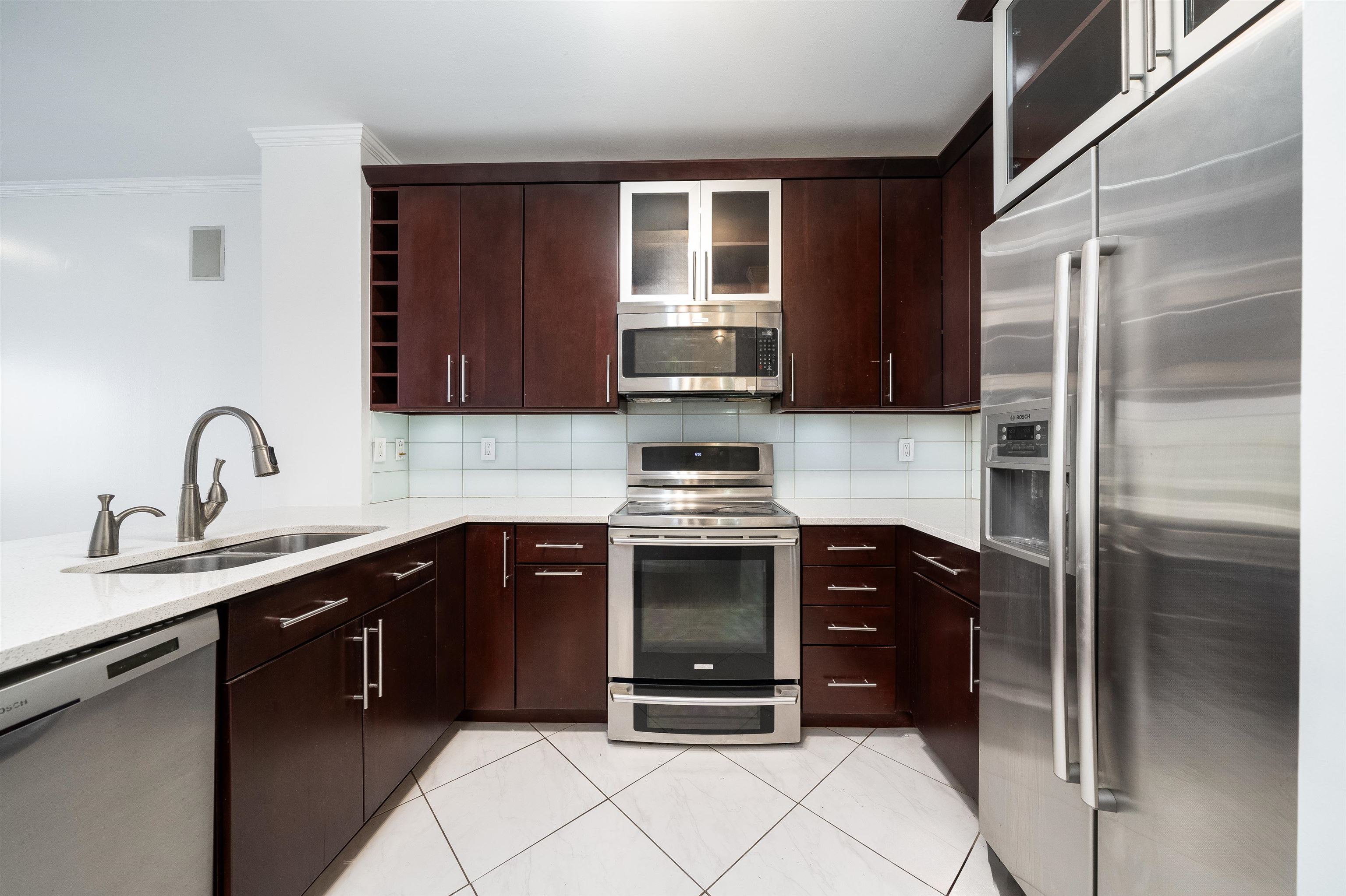 26 AVENUE AT PORT IMPERIAL - Photo 2