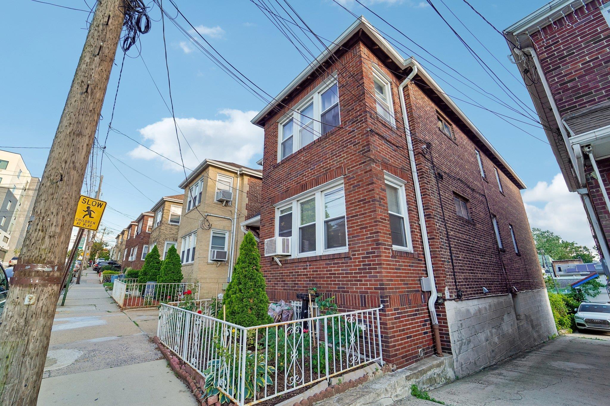 1209 88TH ST - Photo 2