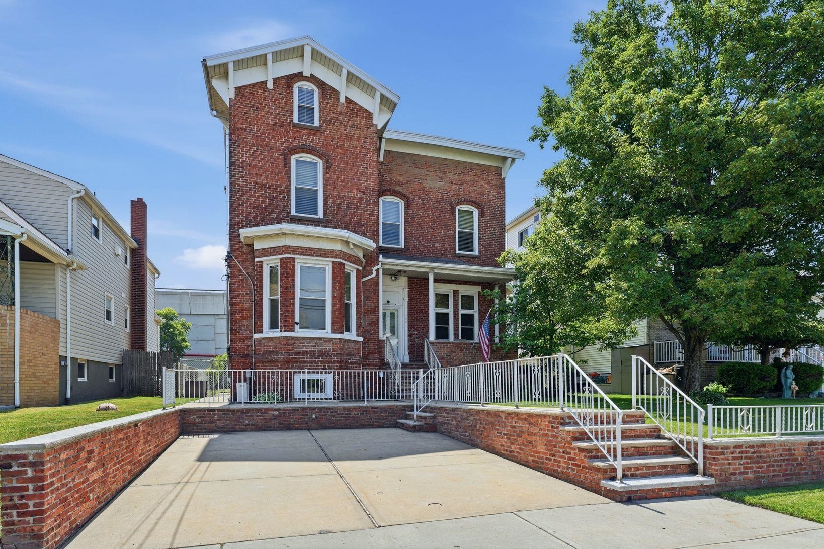 122 AVENUE A - Photo 2