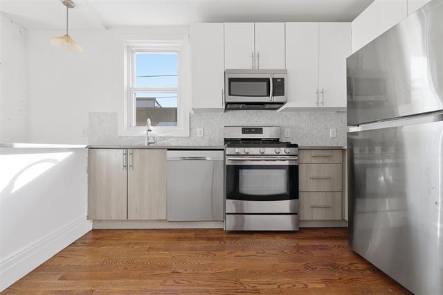 76 BOWERS ST - Photo 4