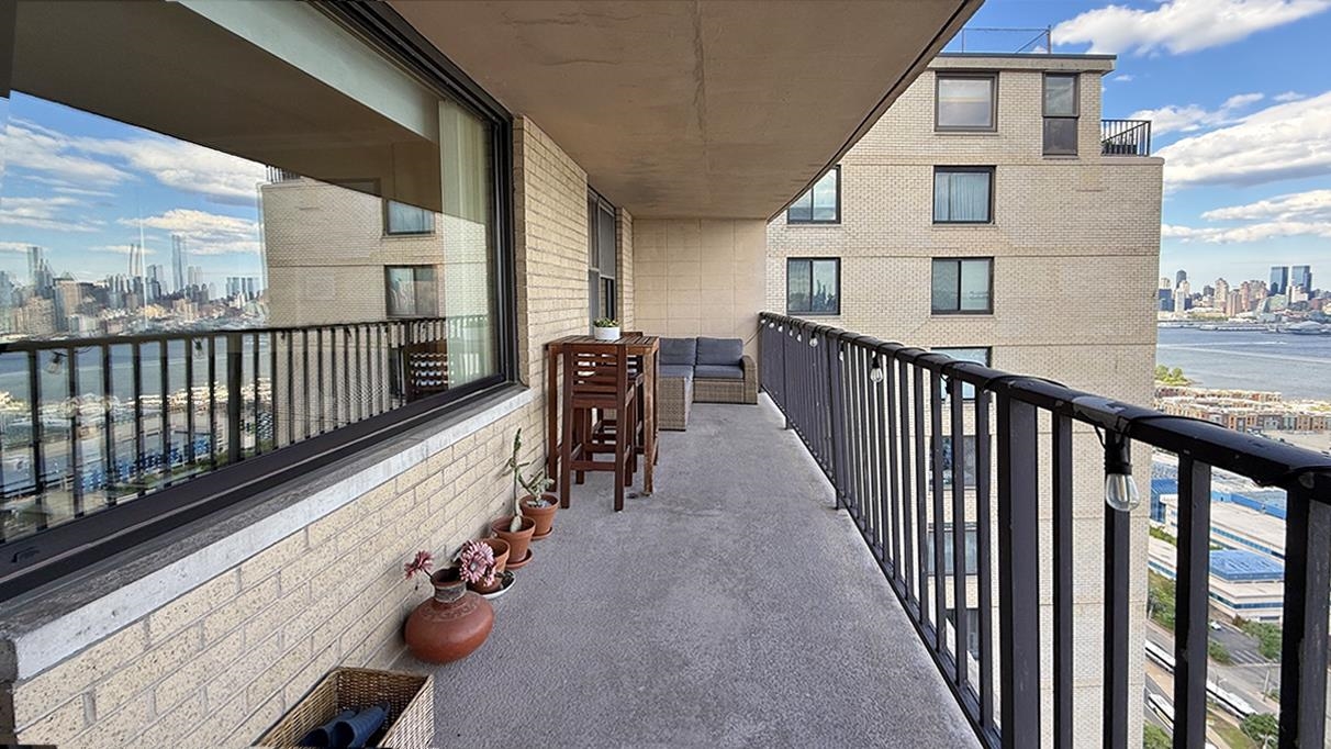 380 MOUNTAIN RD - Photo 4
