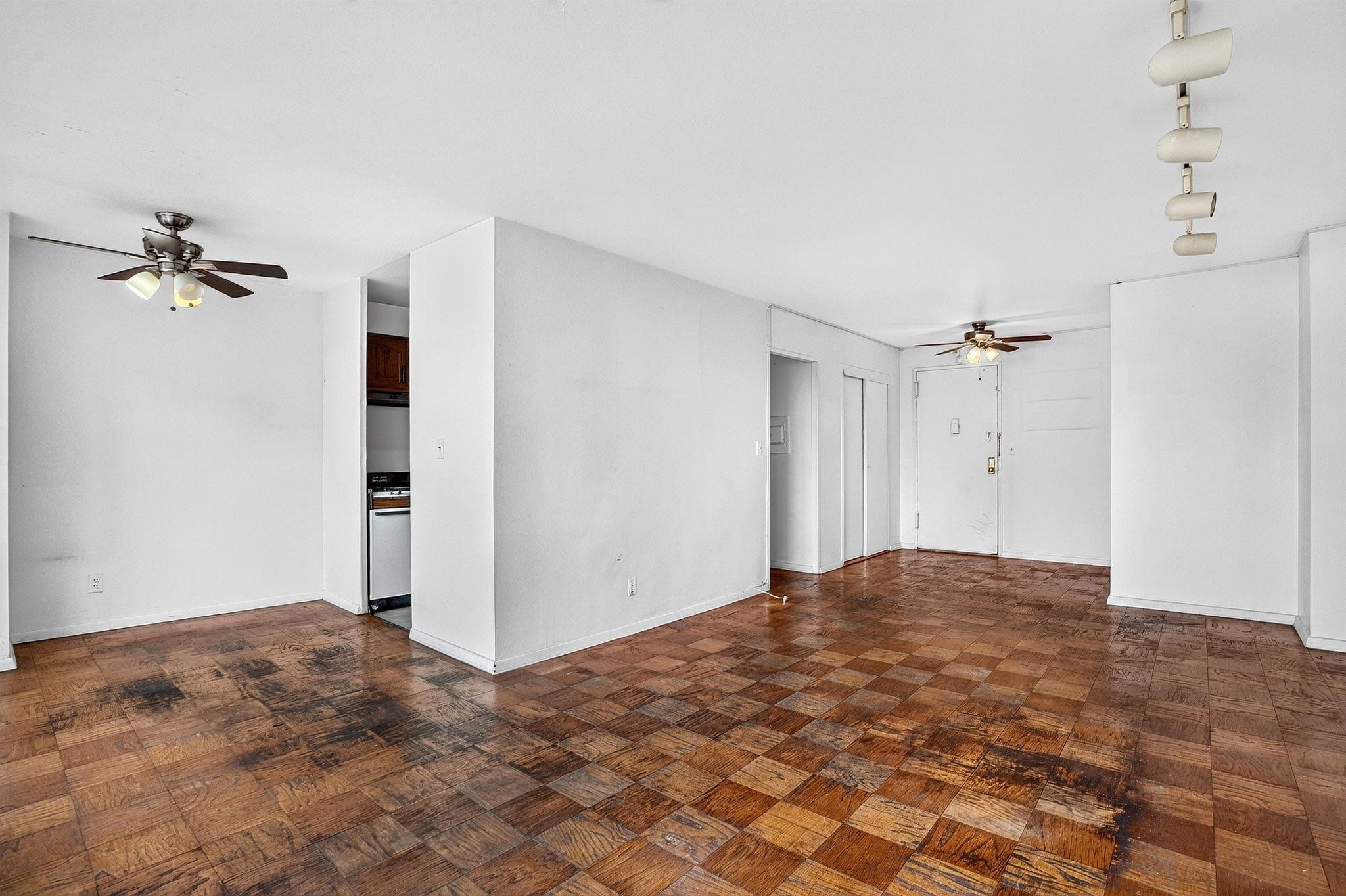 10 HURON AVE - Photo 5