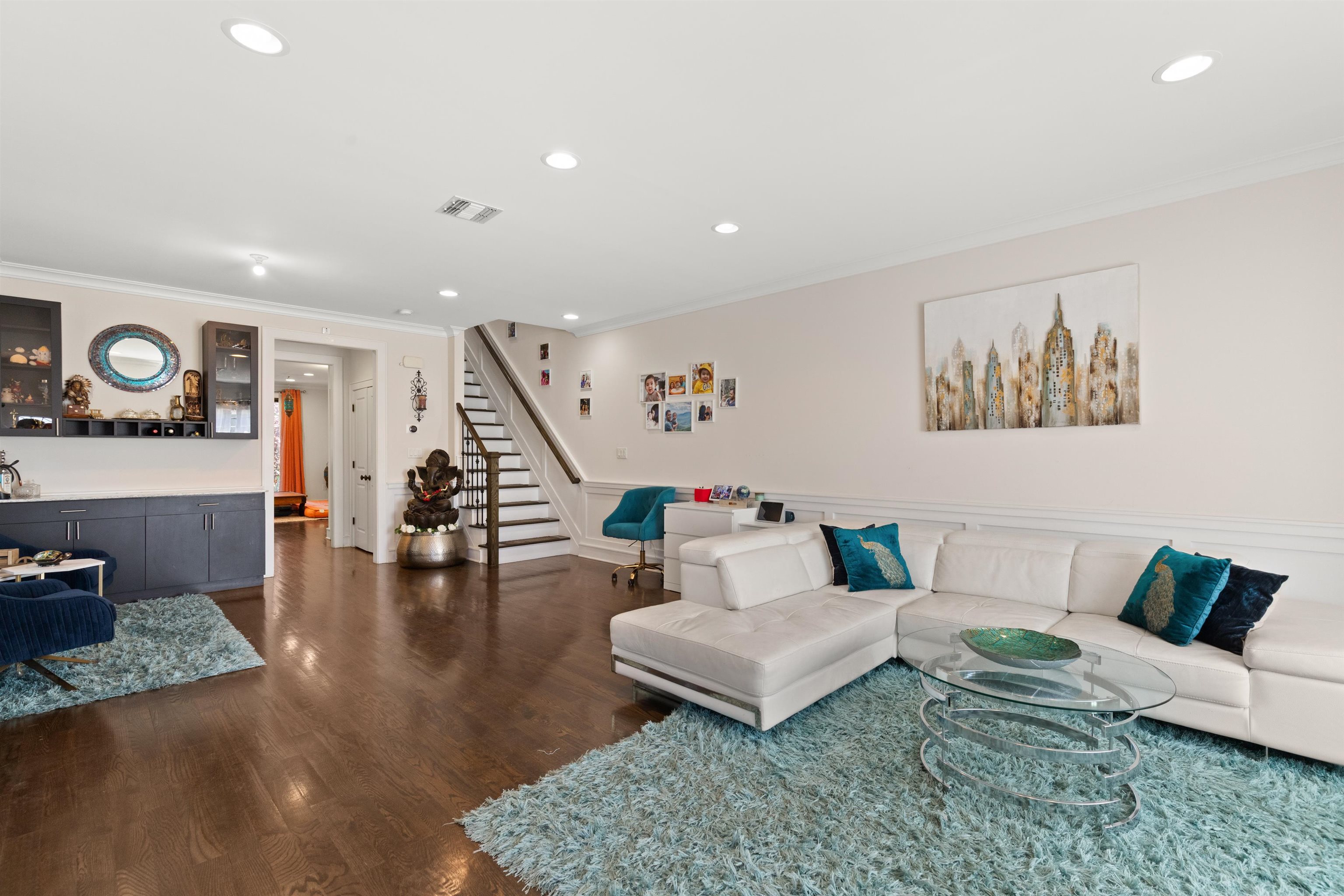 1627 JOHN ST - Photo 2