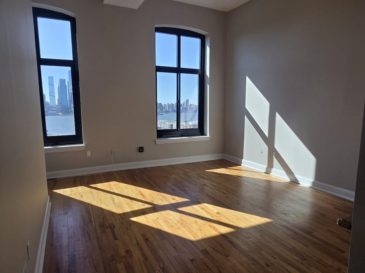 518-530 GREGORY AVE - Photo 3