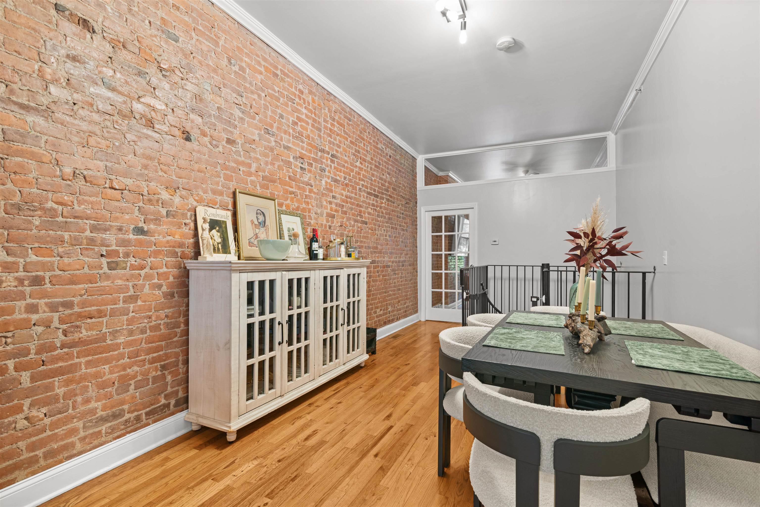 206 6TH ST - Photo 4