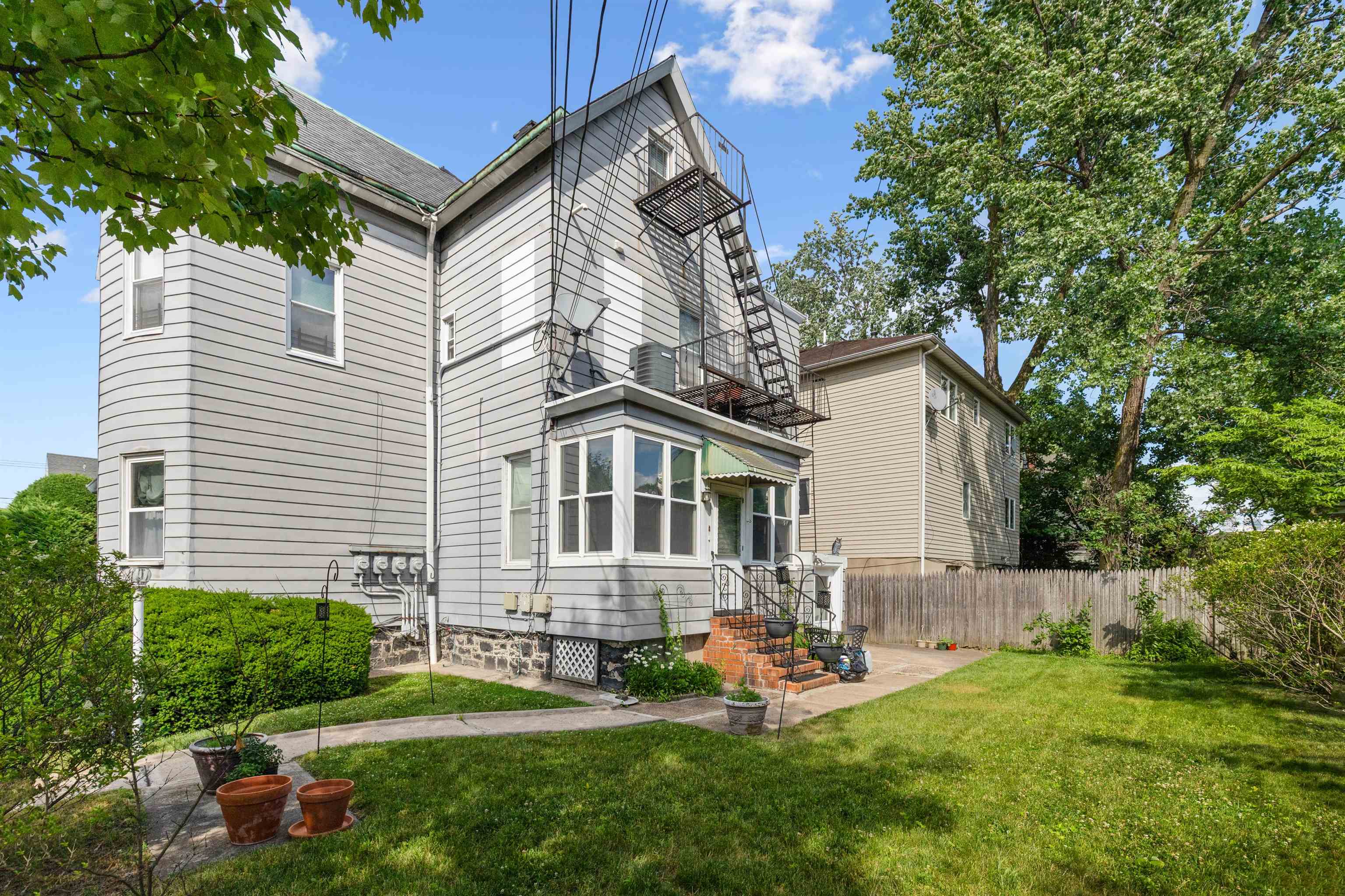 730 BLVD EAST - Photo 2