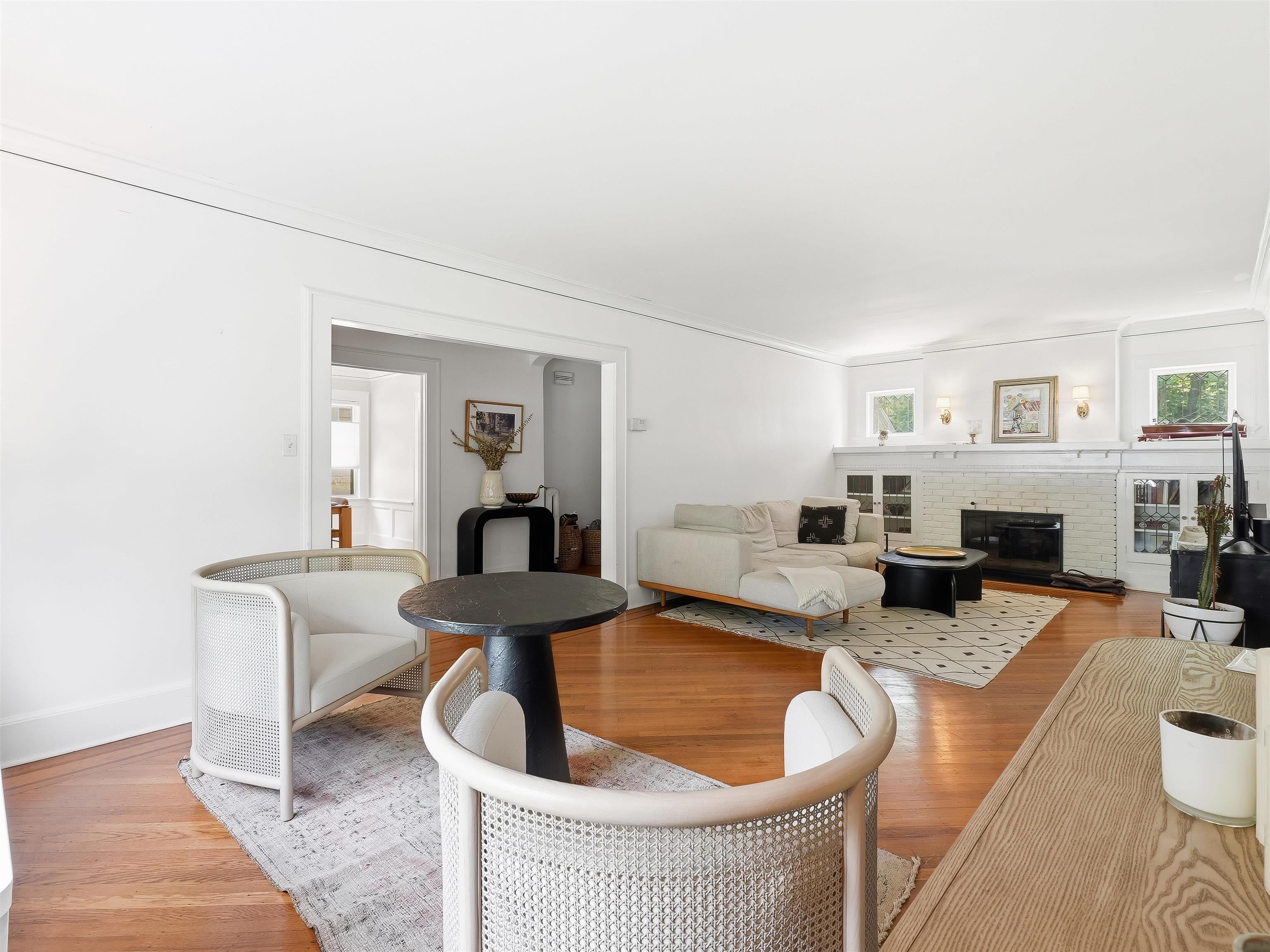 42 COURTER AVE - Photo 2