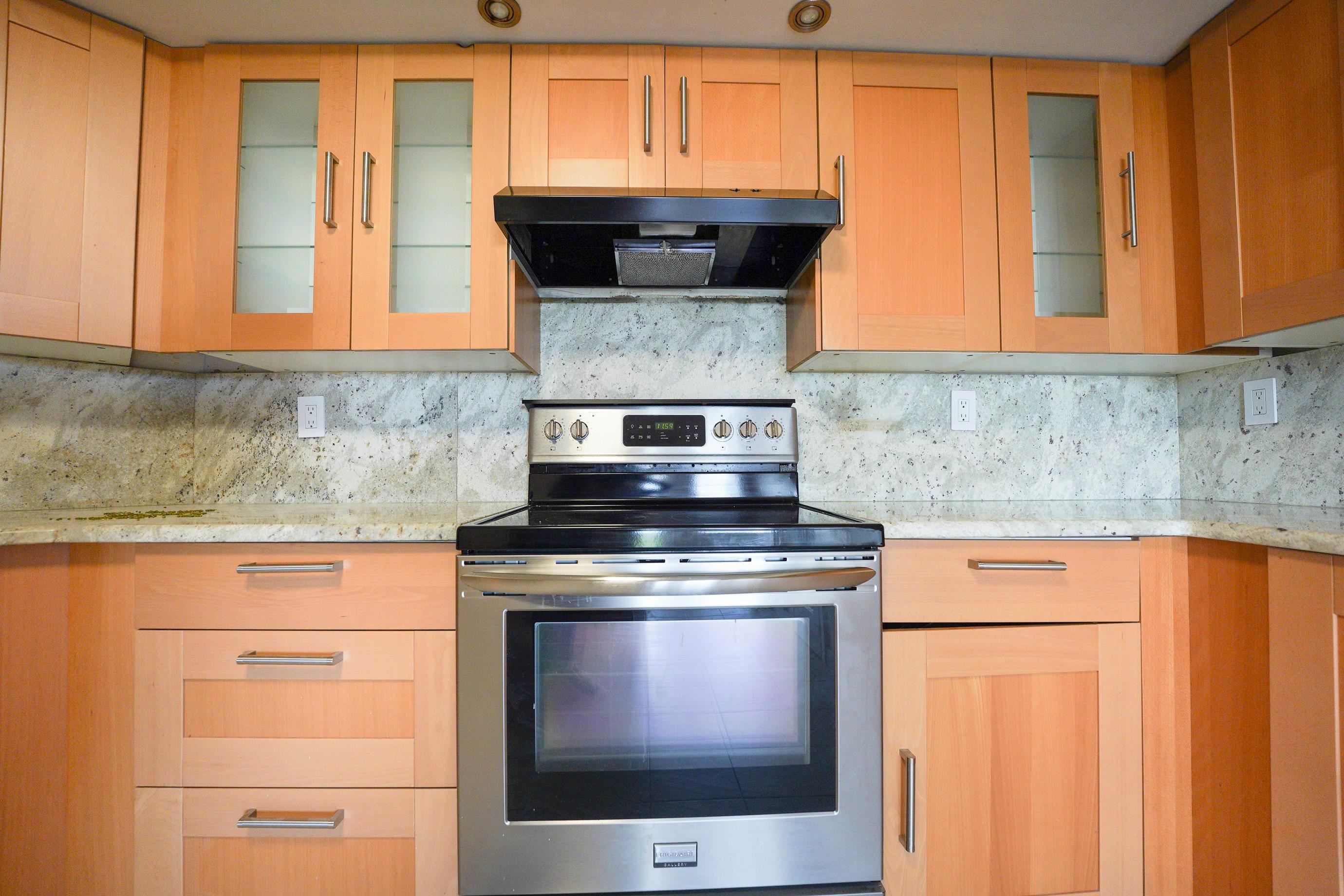 1021 HARMON COVE TOWER - Photo 2