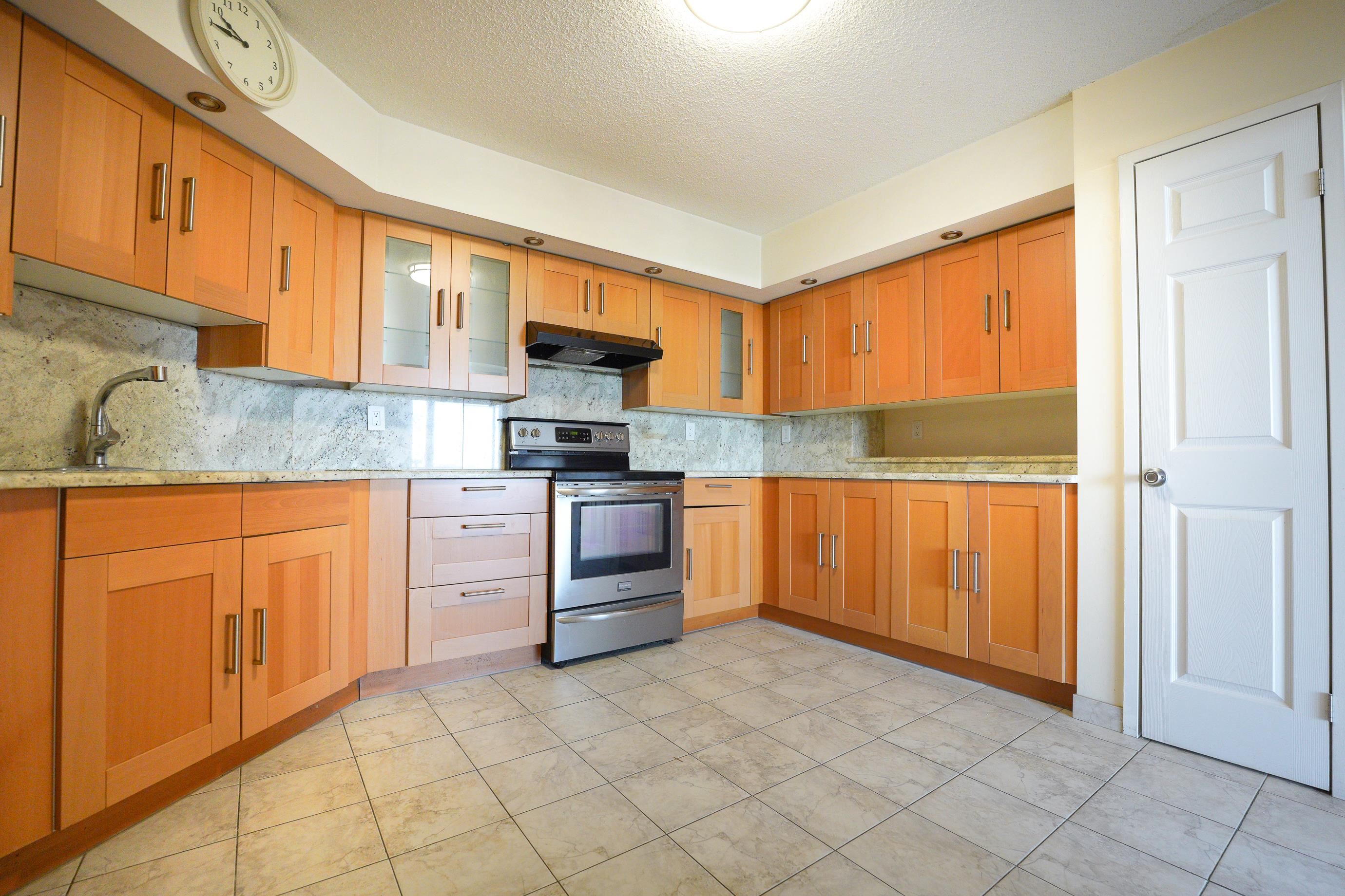 1021 HARMON COVE TOWER - Photo 3