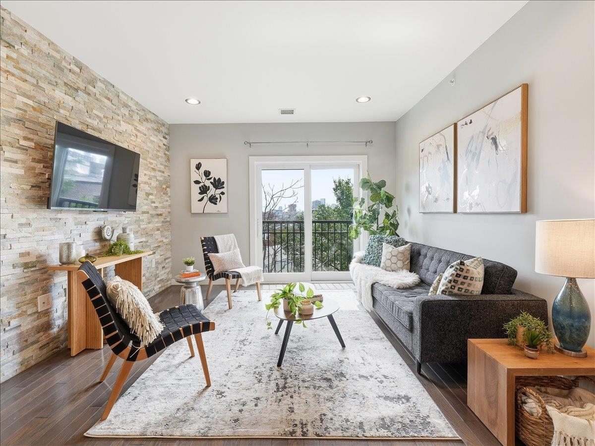302 PALISADE AVE - Photo 2