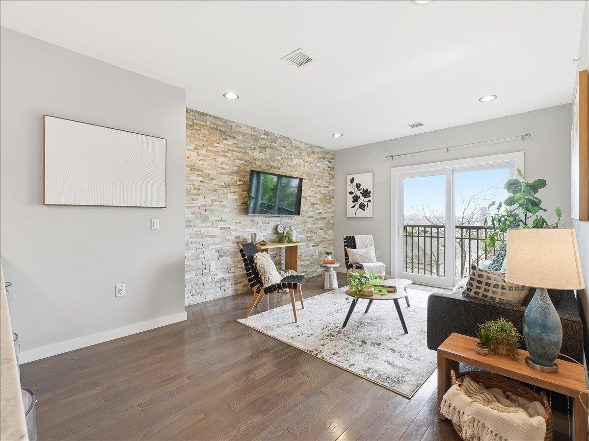 302 PALISADE AVE - Photo 3