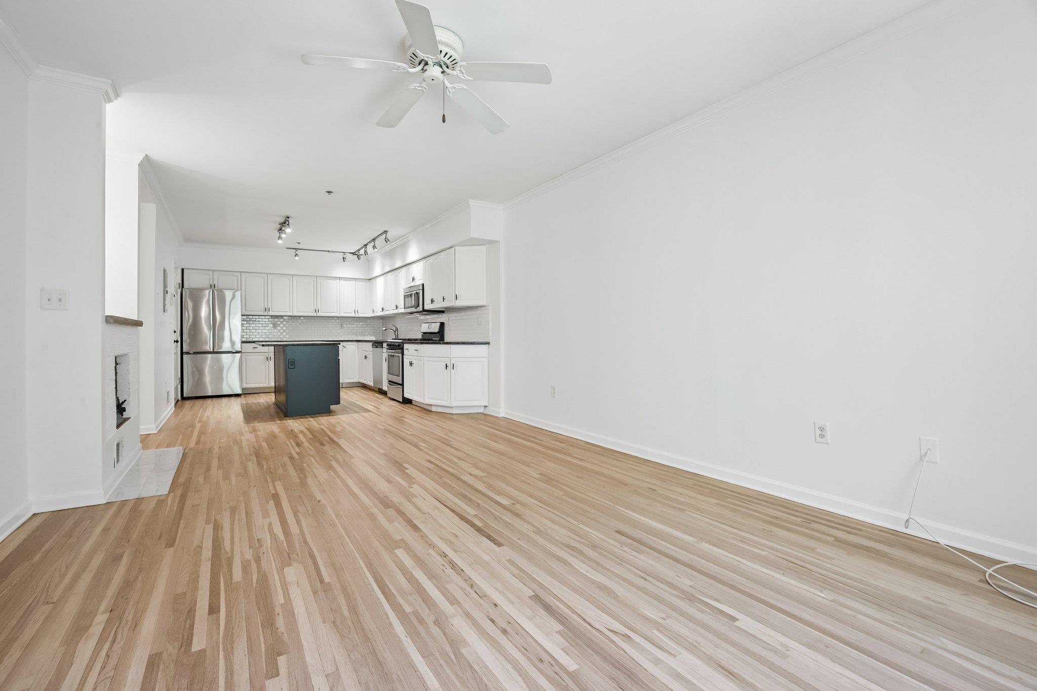 508 1ST ST - Photo 2