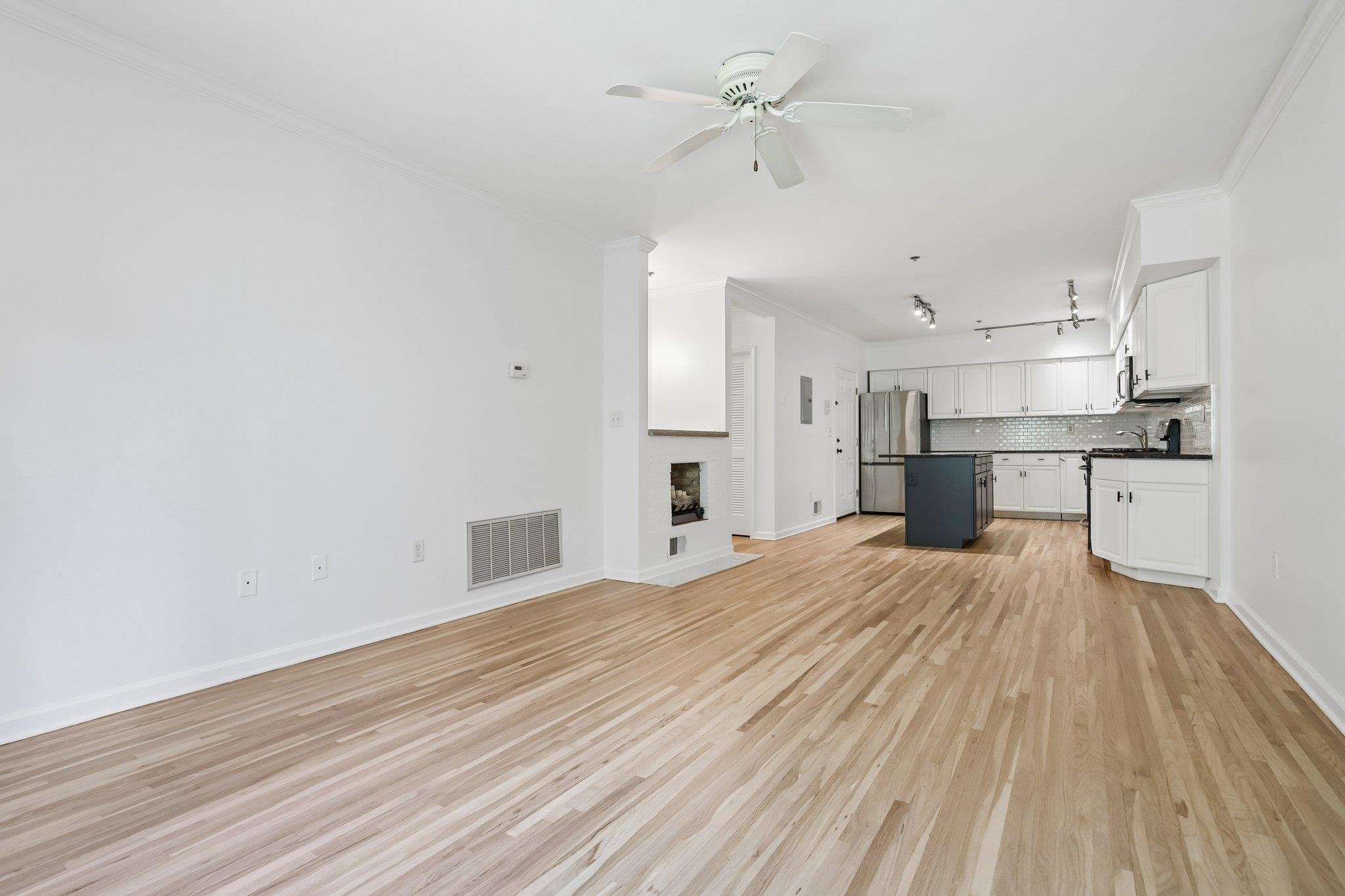 508 1ST ST - Photo 3