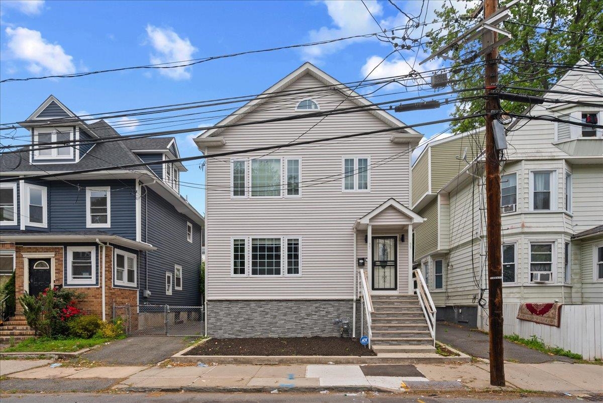 35-37 WEST END AVE - Photo 2