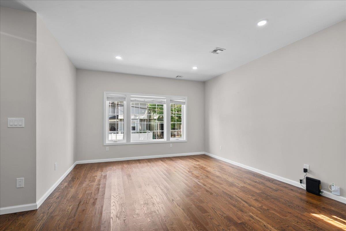 35-37 WEST END AVE - Photo 5