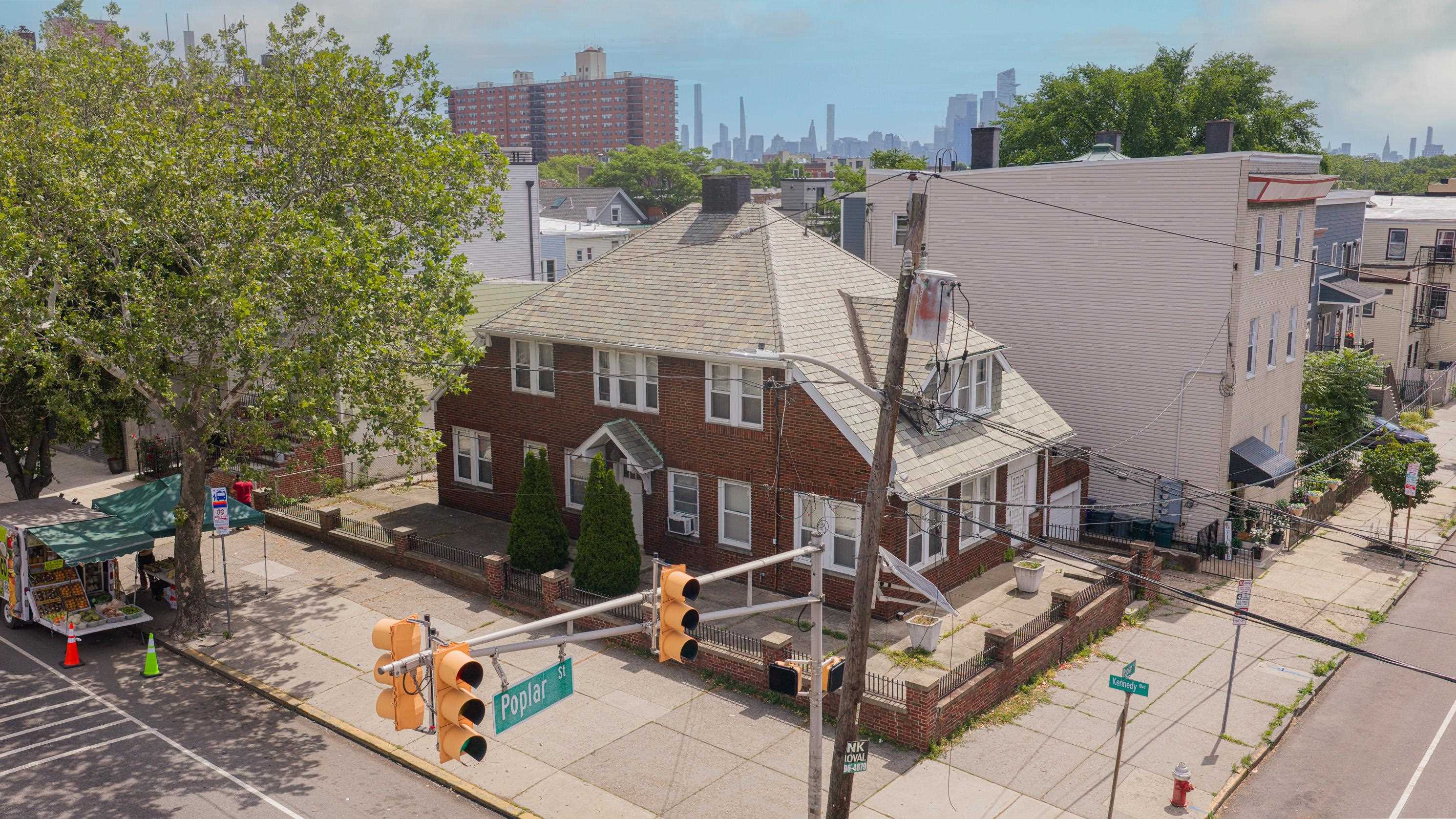 3644 KENNEDY BLVD - Photo 2
