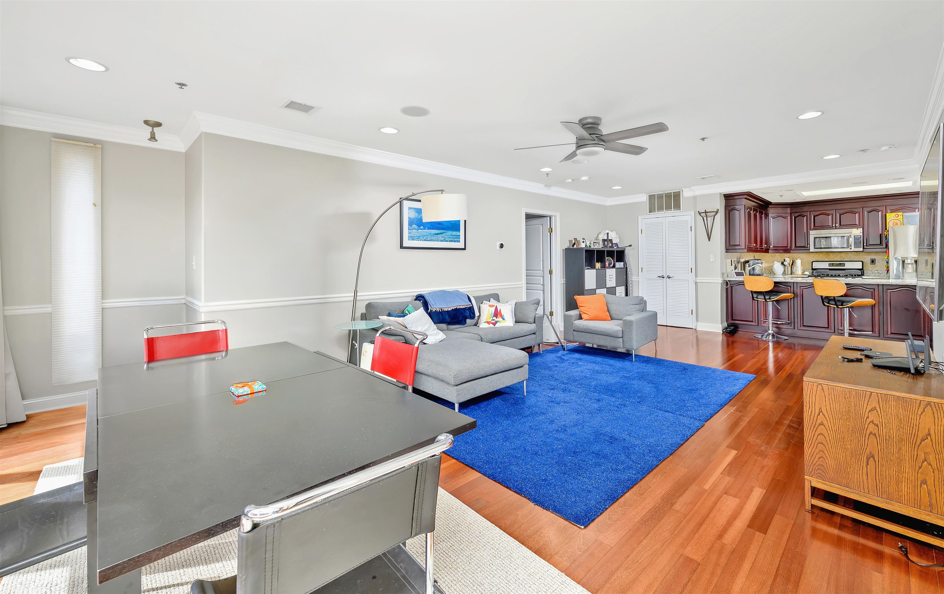 1331 GRAND ST - Photo 4