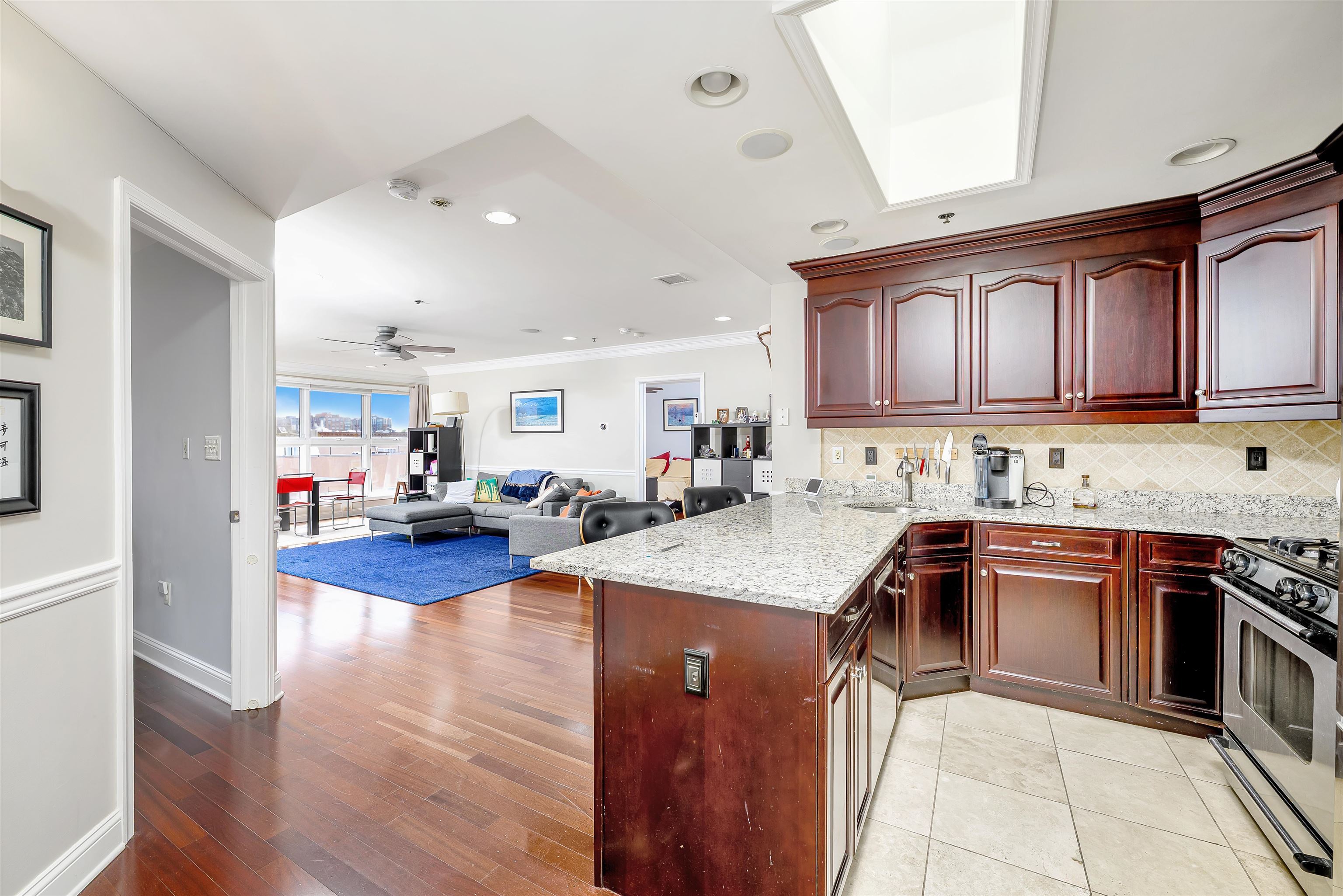 1331 GRAND ST - Photo 5