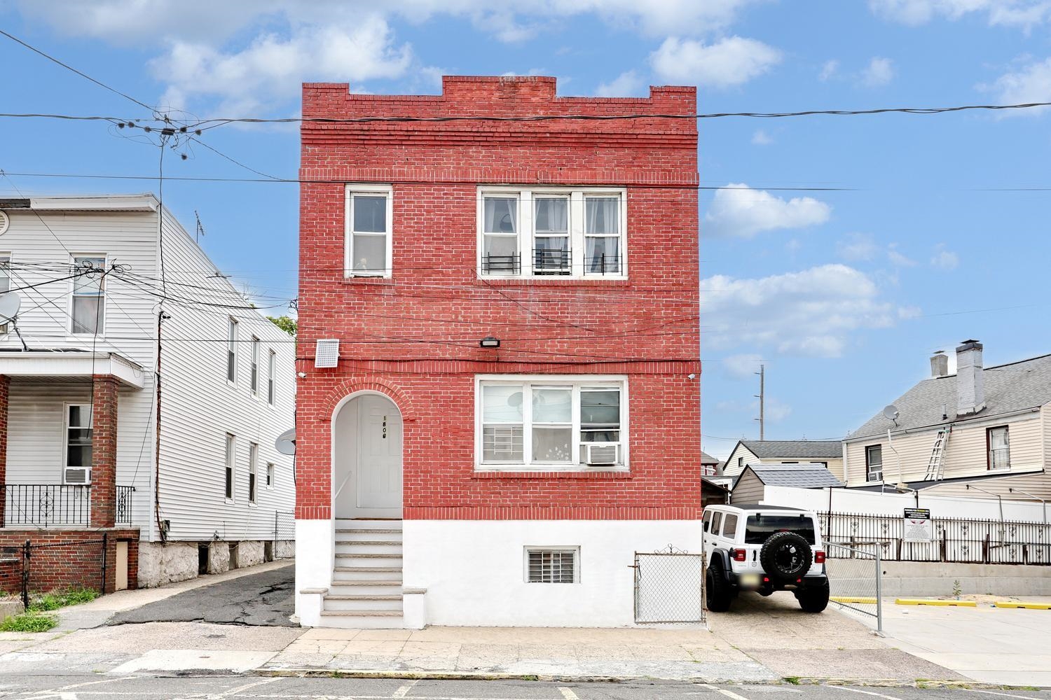 1808 44TH ST - Photo 2