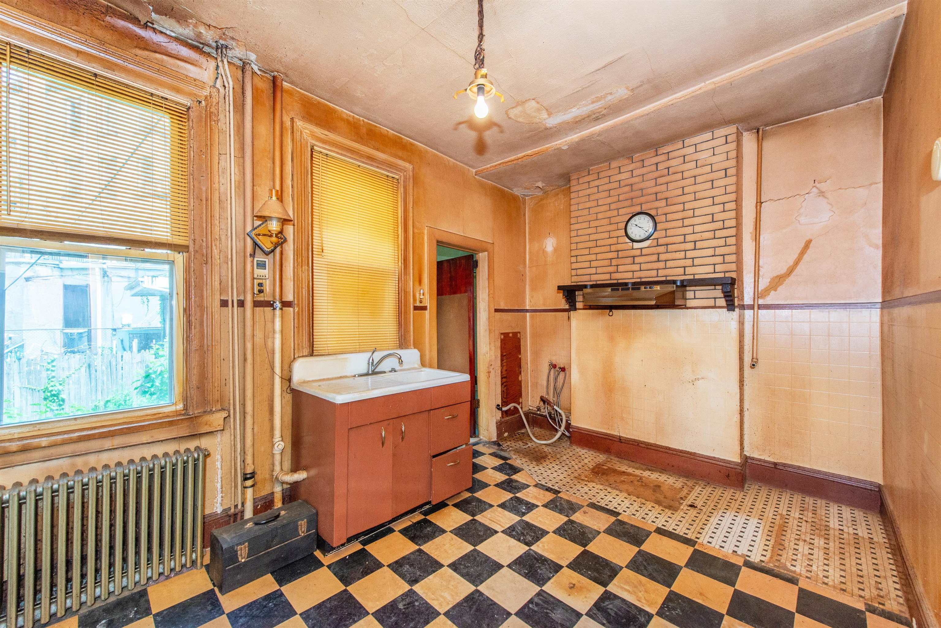 13 NEVIN ST - Photo 4