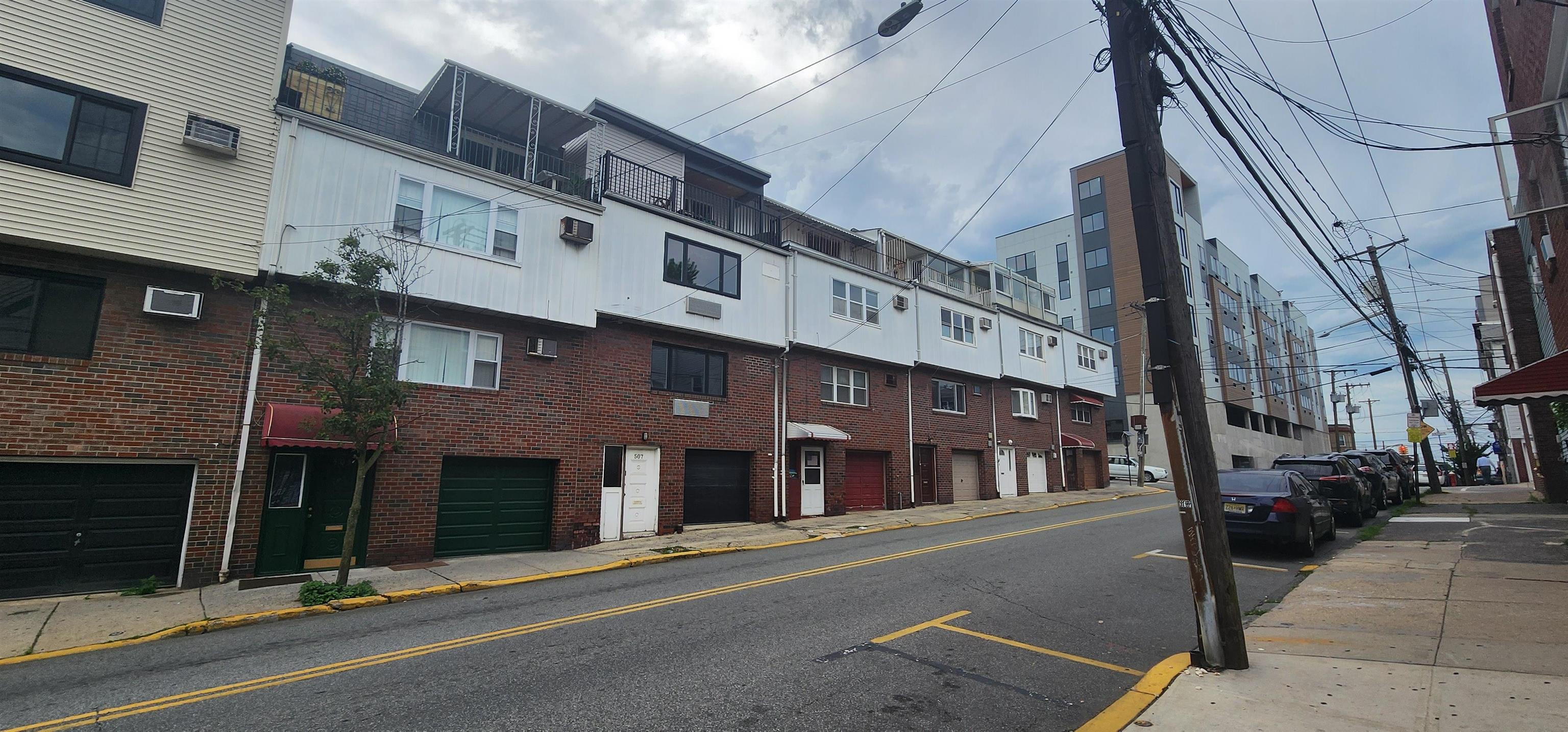 509 70TH ST - Photo 4