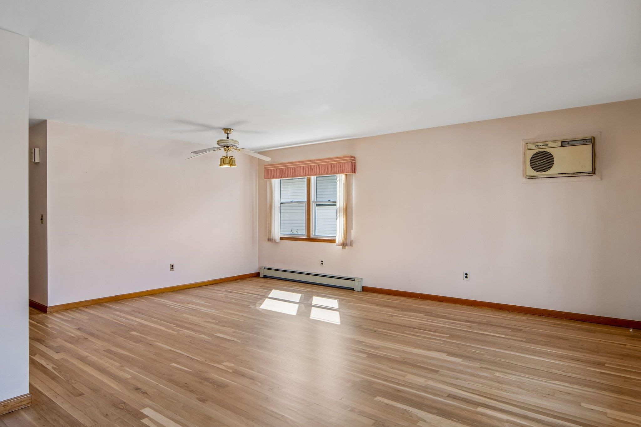 27-29 CRYSTAL ST - Photo 4