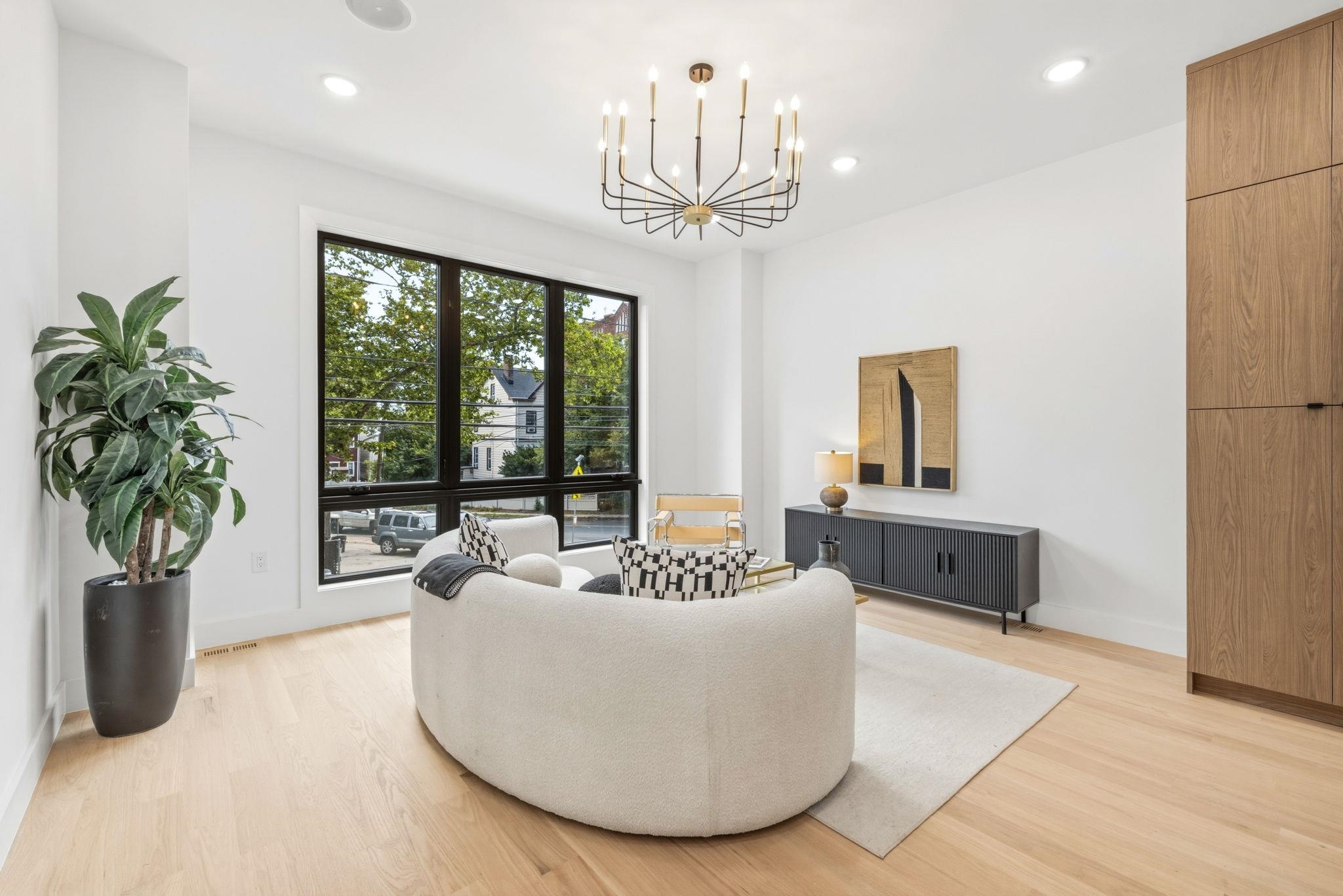 42 WAVERLY ST - Photo 2