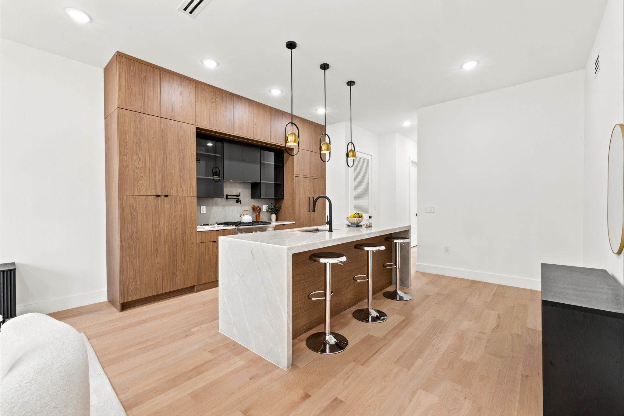 42 WAVERLY ST - Photo 3