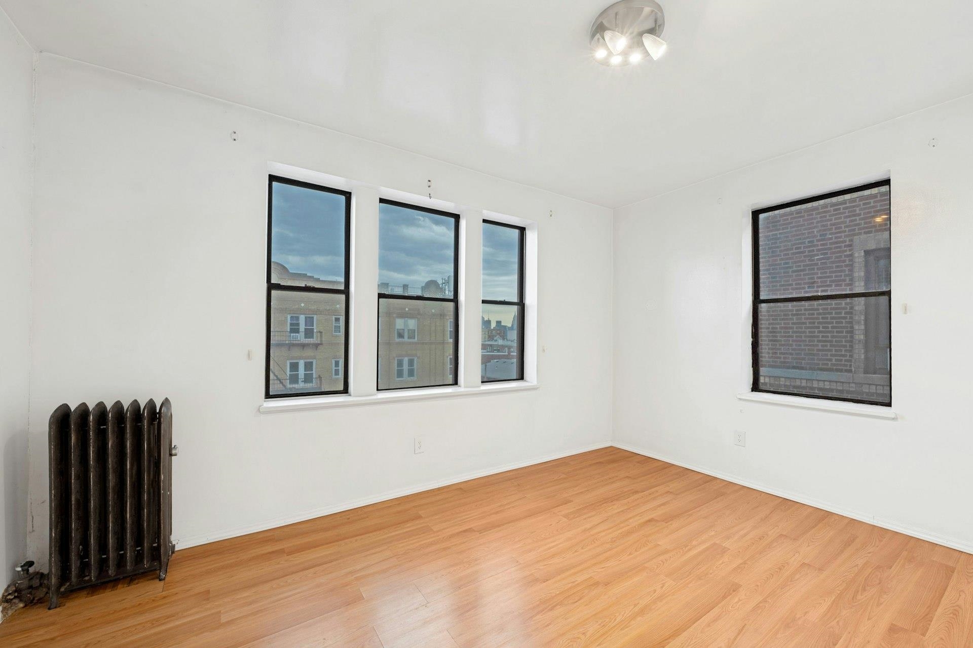 6601 BROADWAY - Photo 5
