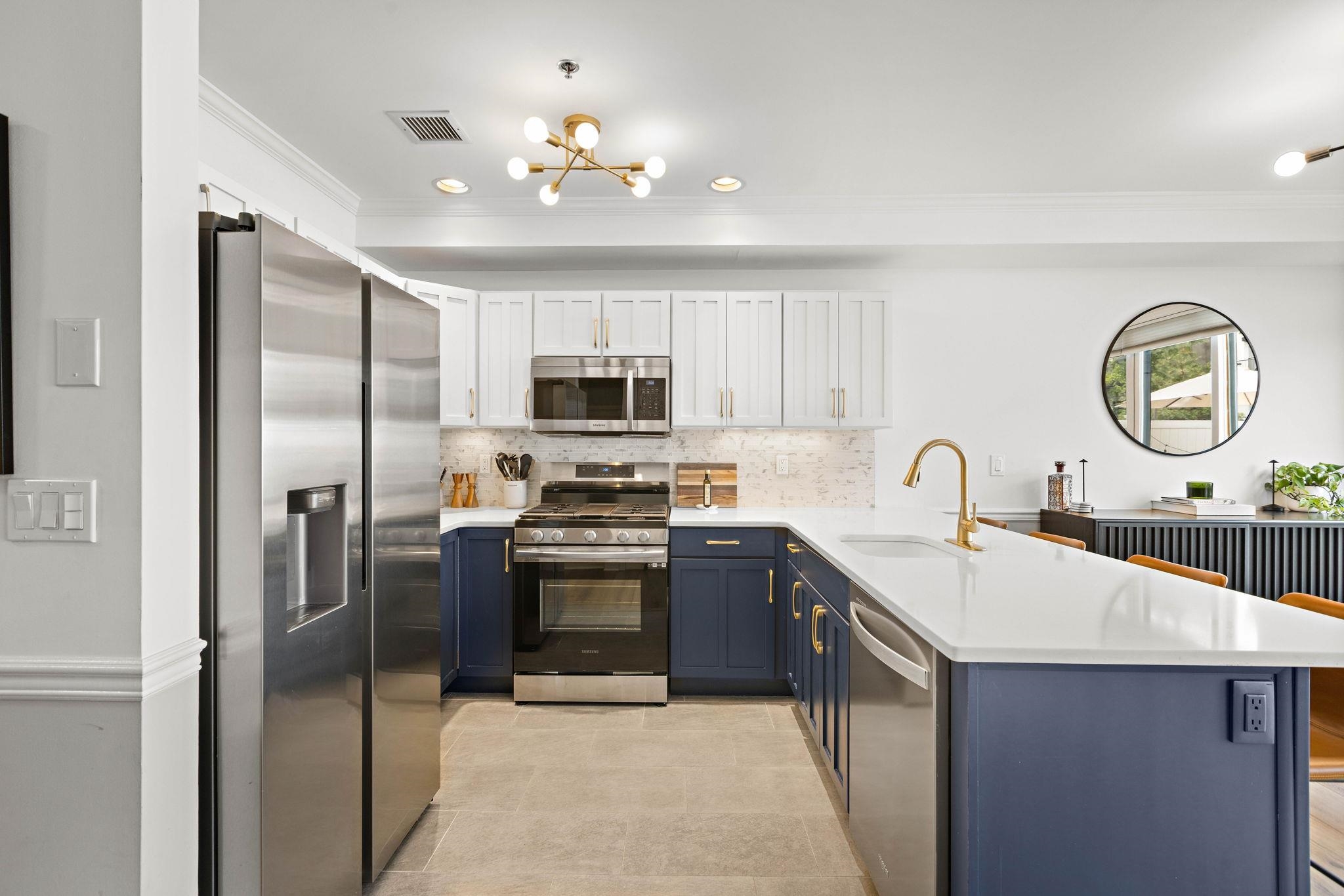 725 JEFFERSON ST - Photo 3