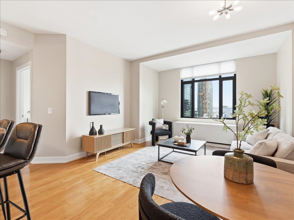 105 GREENE ST - Photo 4