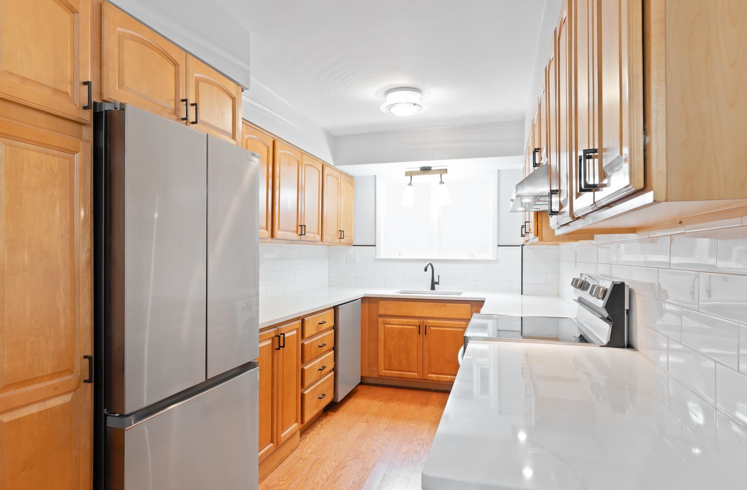 1070 KENNEDY BLVD - Photo 5