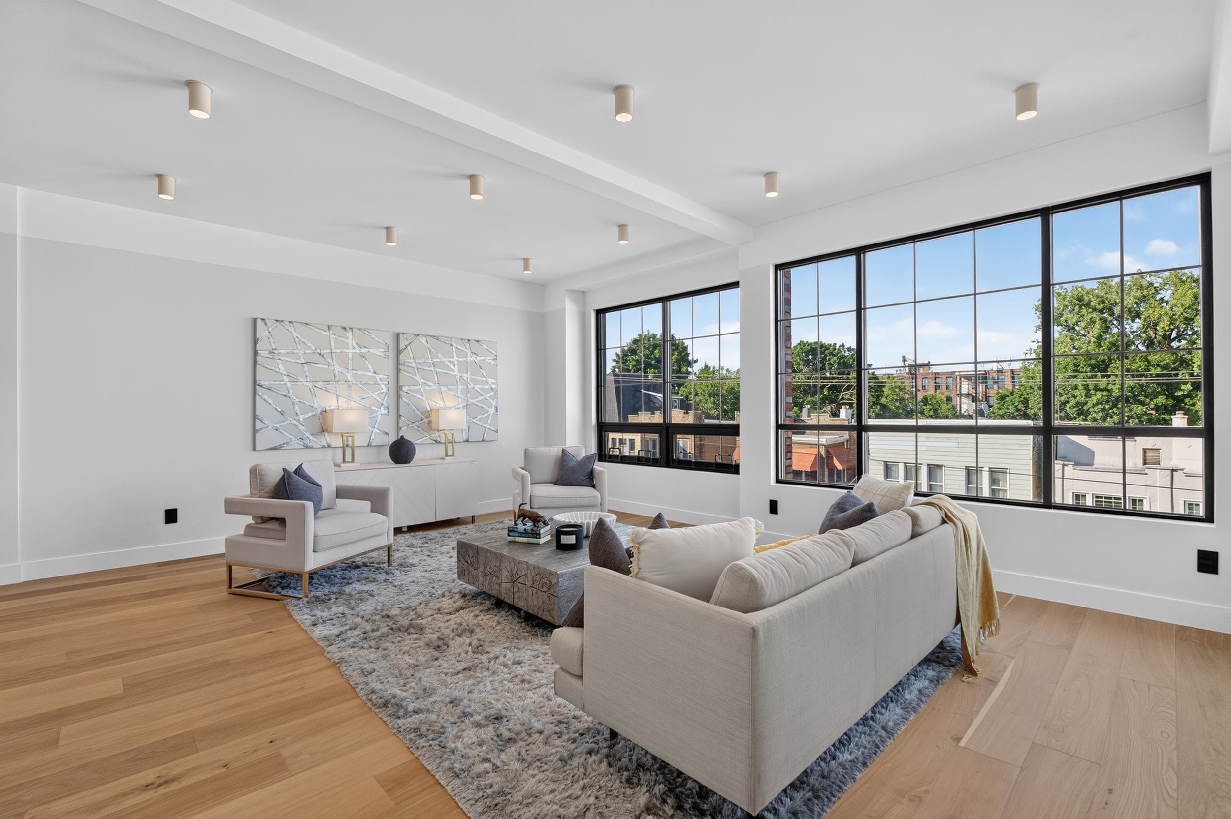 31 BAYVIEW AVE - Photo 3