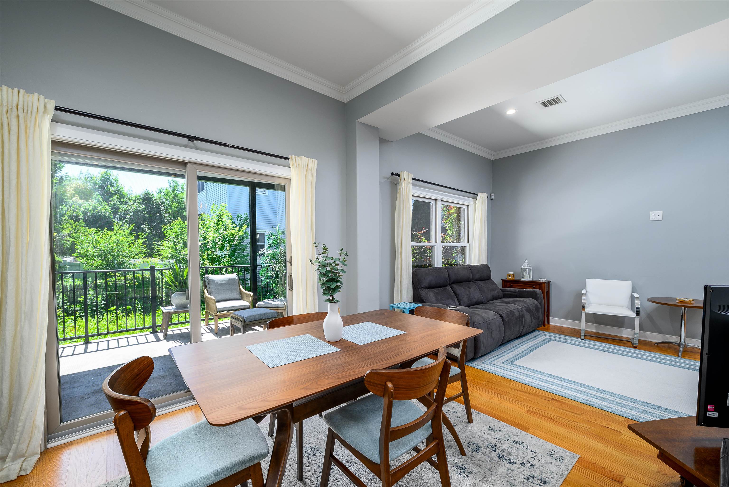 40 MILTON AVE - Photo 2