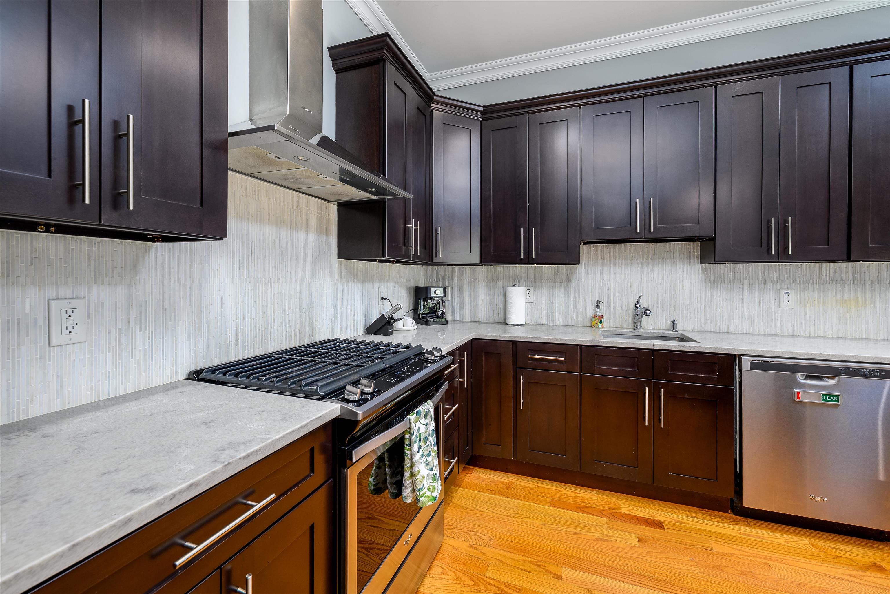 40 MILTON AVE - Photo 5