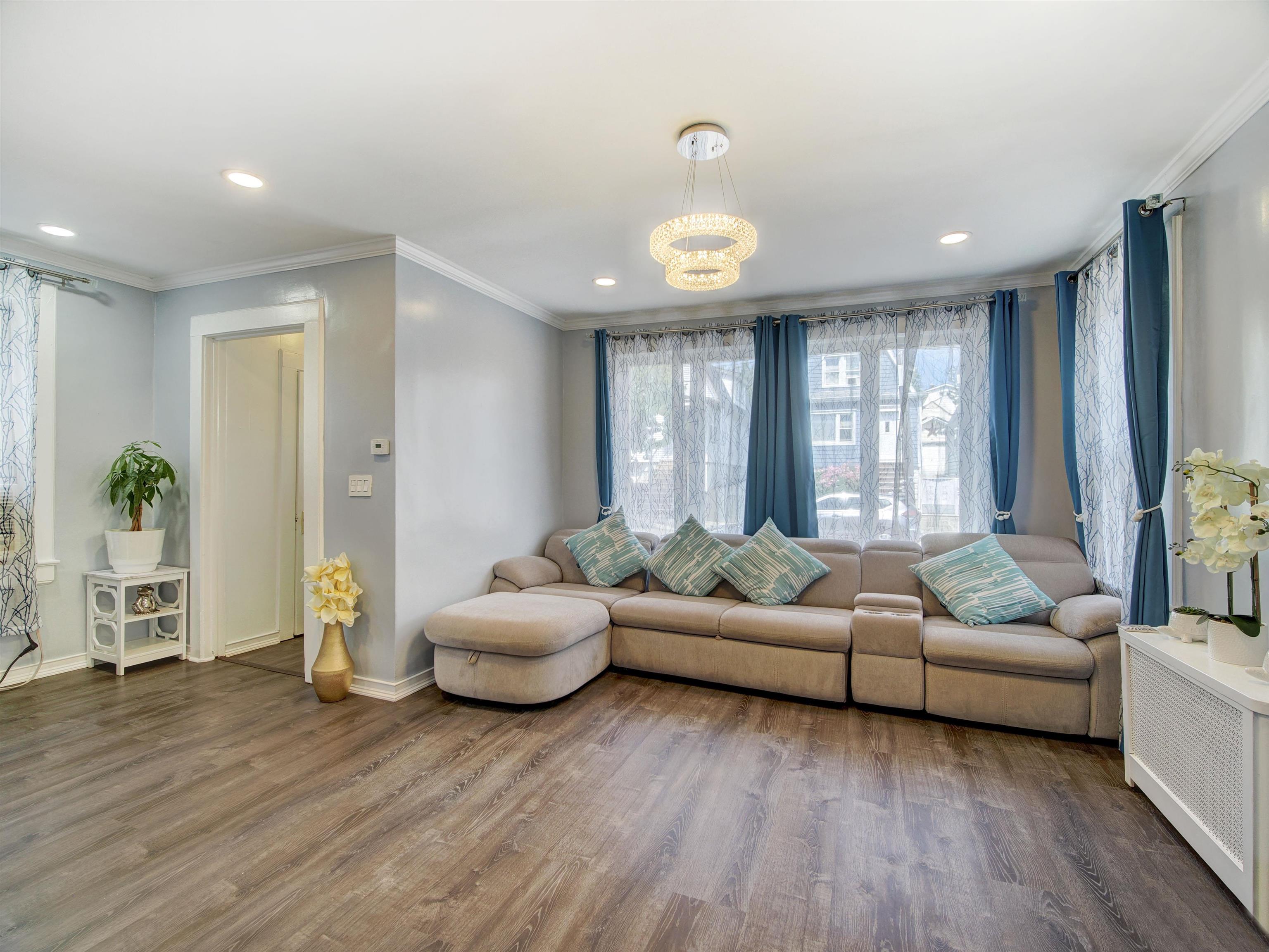 176 FOREST ST - Photo 4