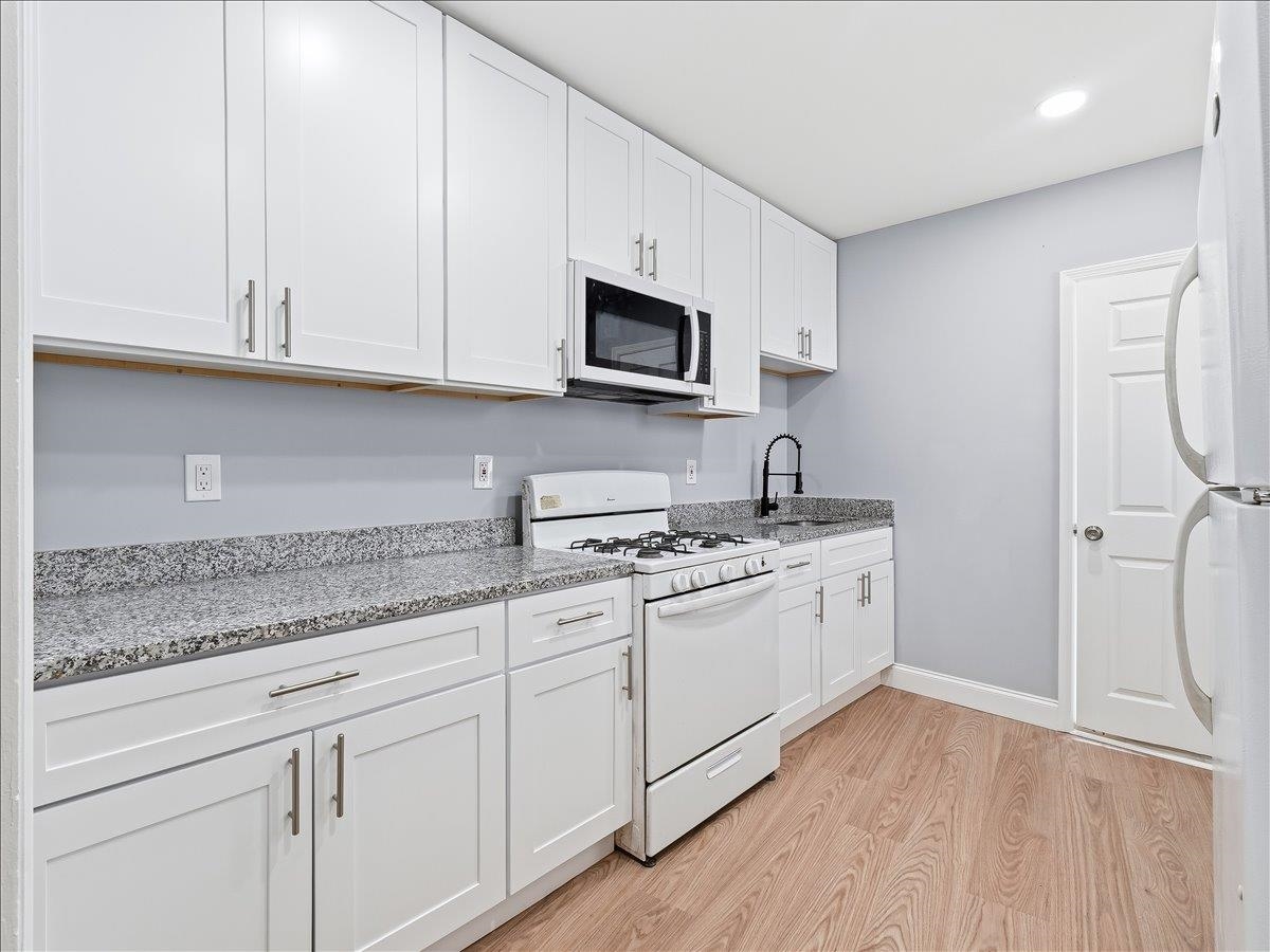 73 TERRACE AVE - Photo 4