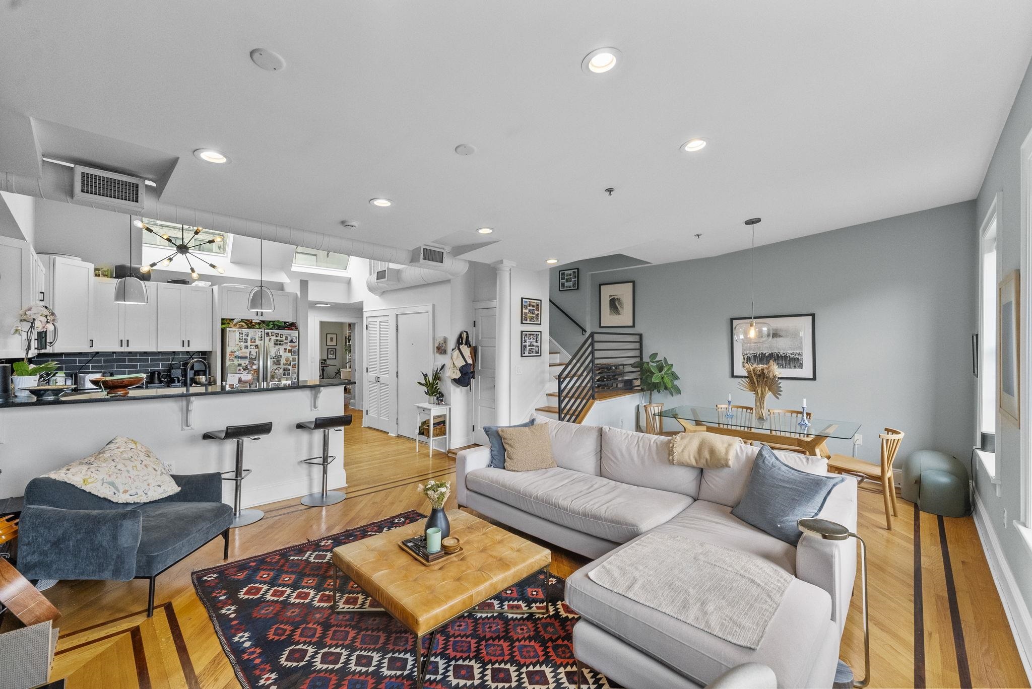 121 BLOOMFIELD ST - Photo 5
