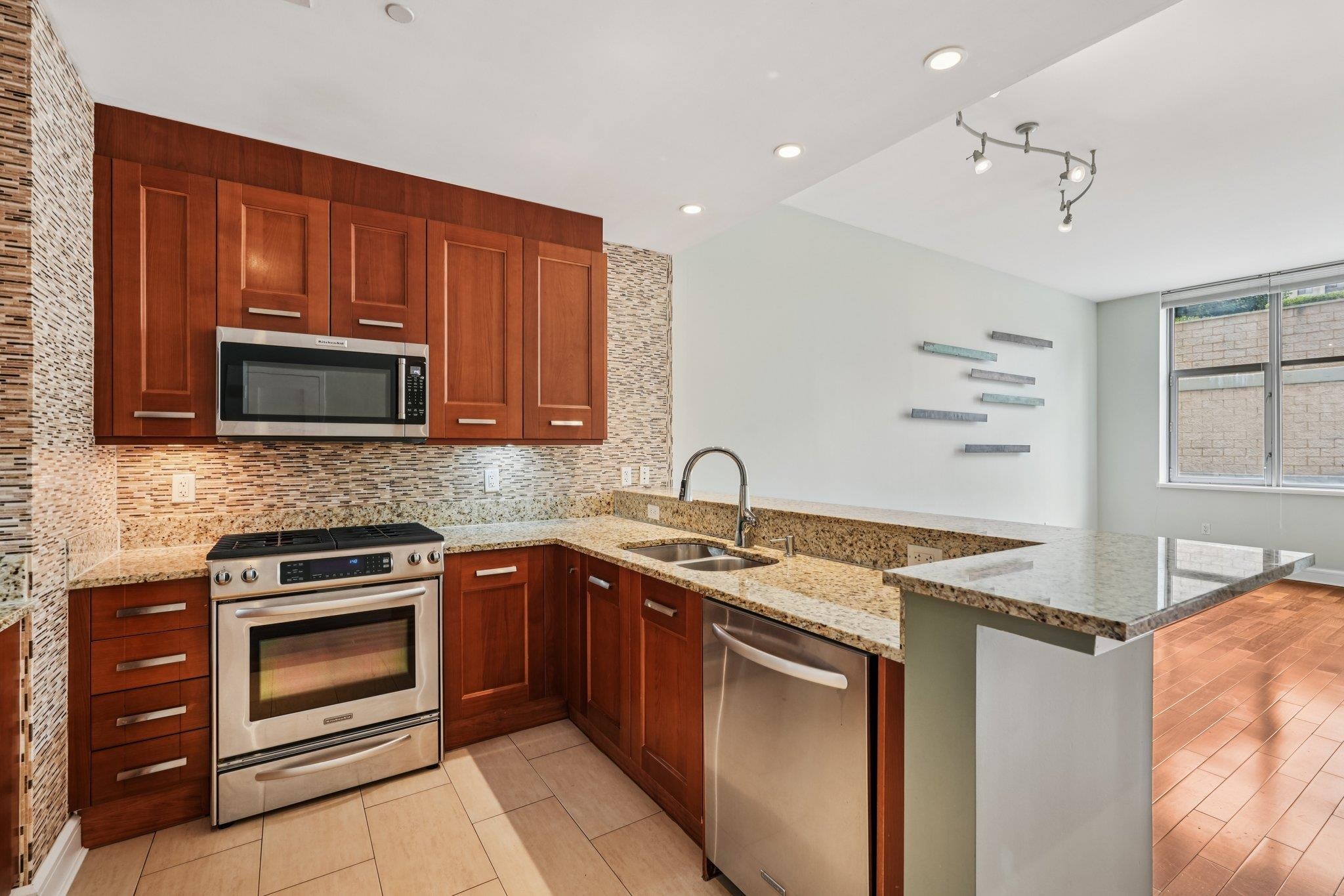 8100 RIVER RD - Photo 5