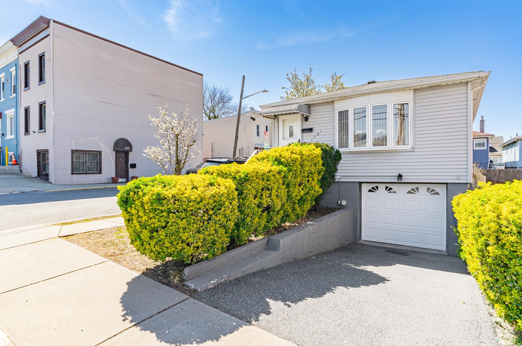 1701 79TH ST - Photo 2