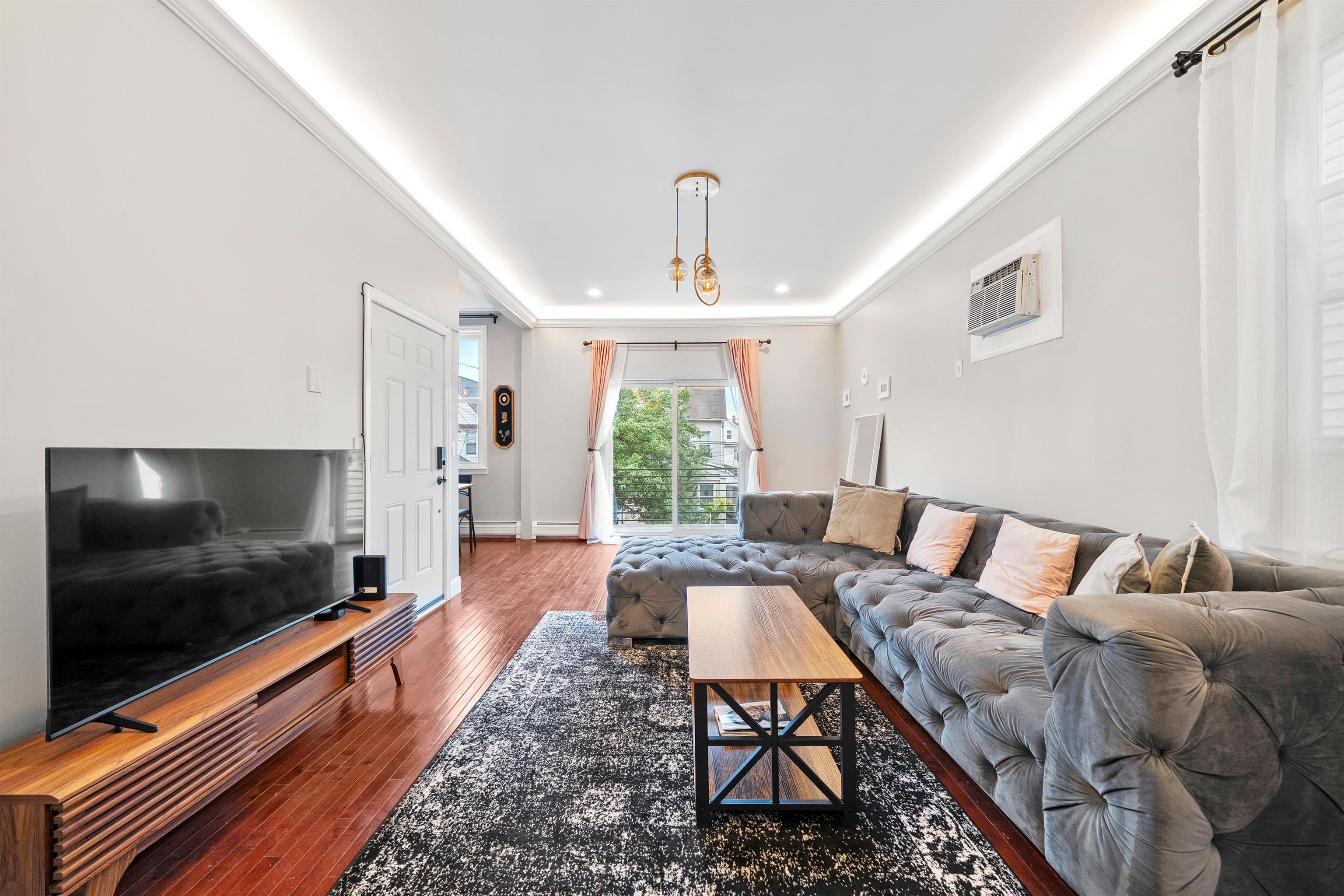 138 76TH ST - Photo 3