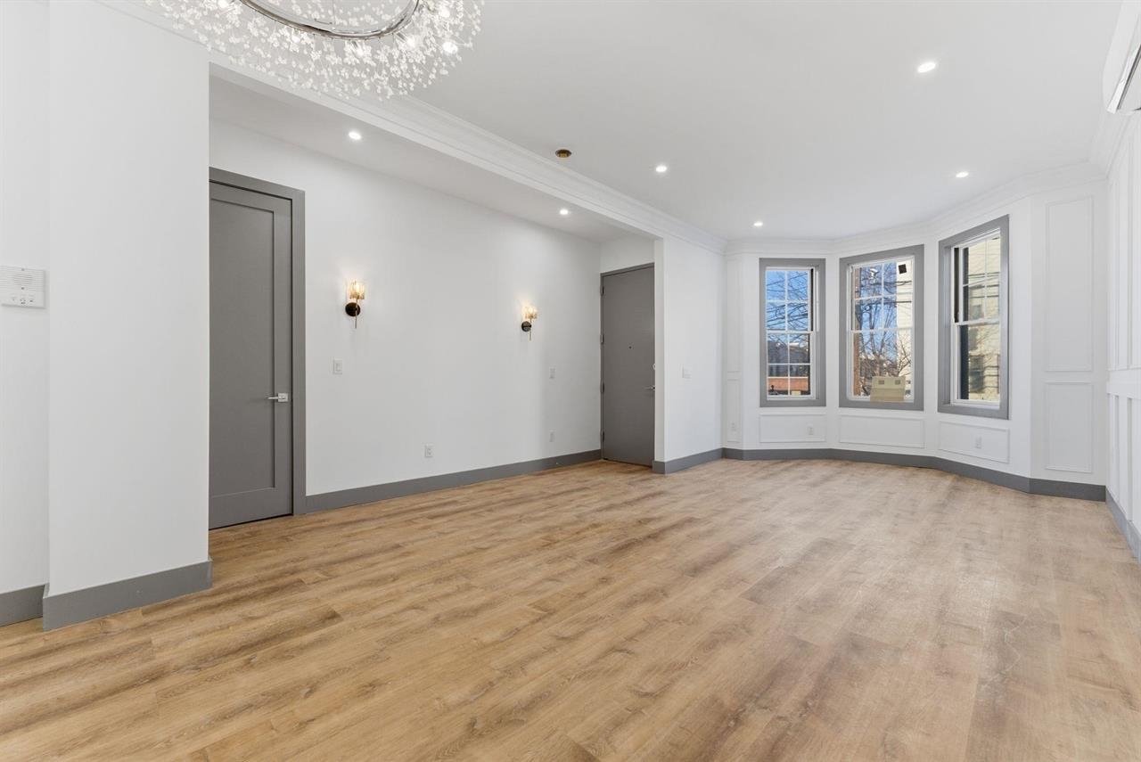 821 18TH ST - Photo 3