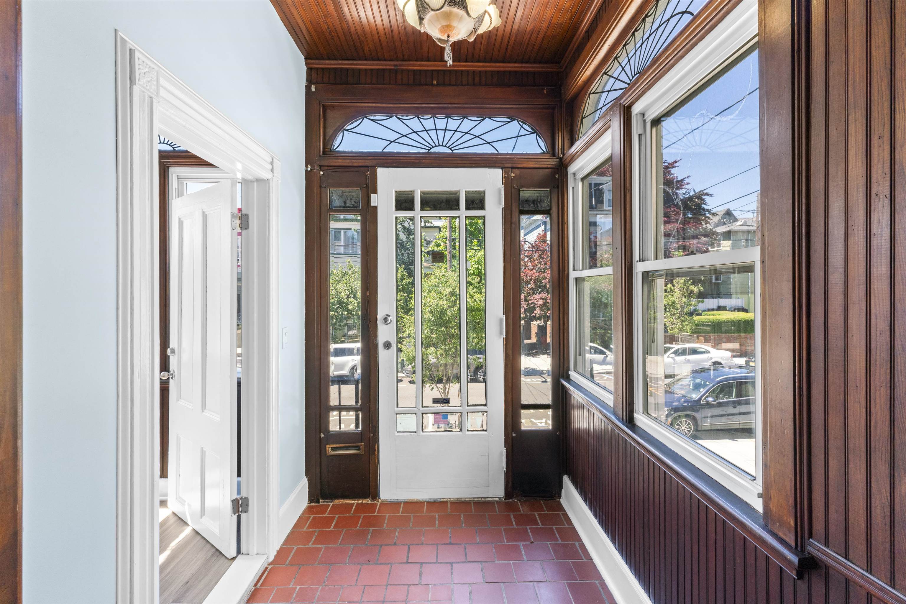 616 16TH ST - Photo 3
