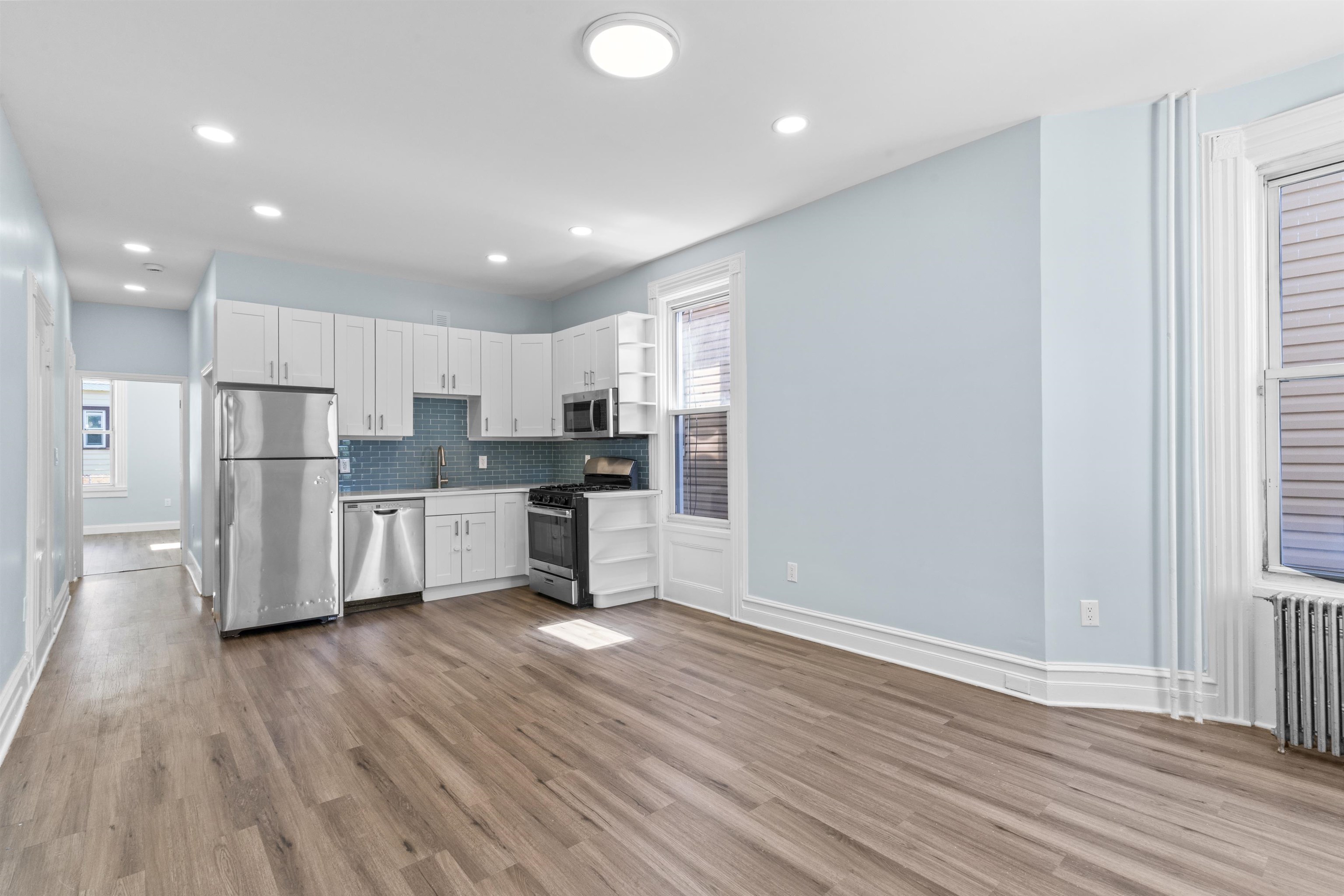 616 16TH ST - Photo 5